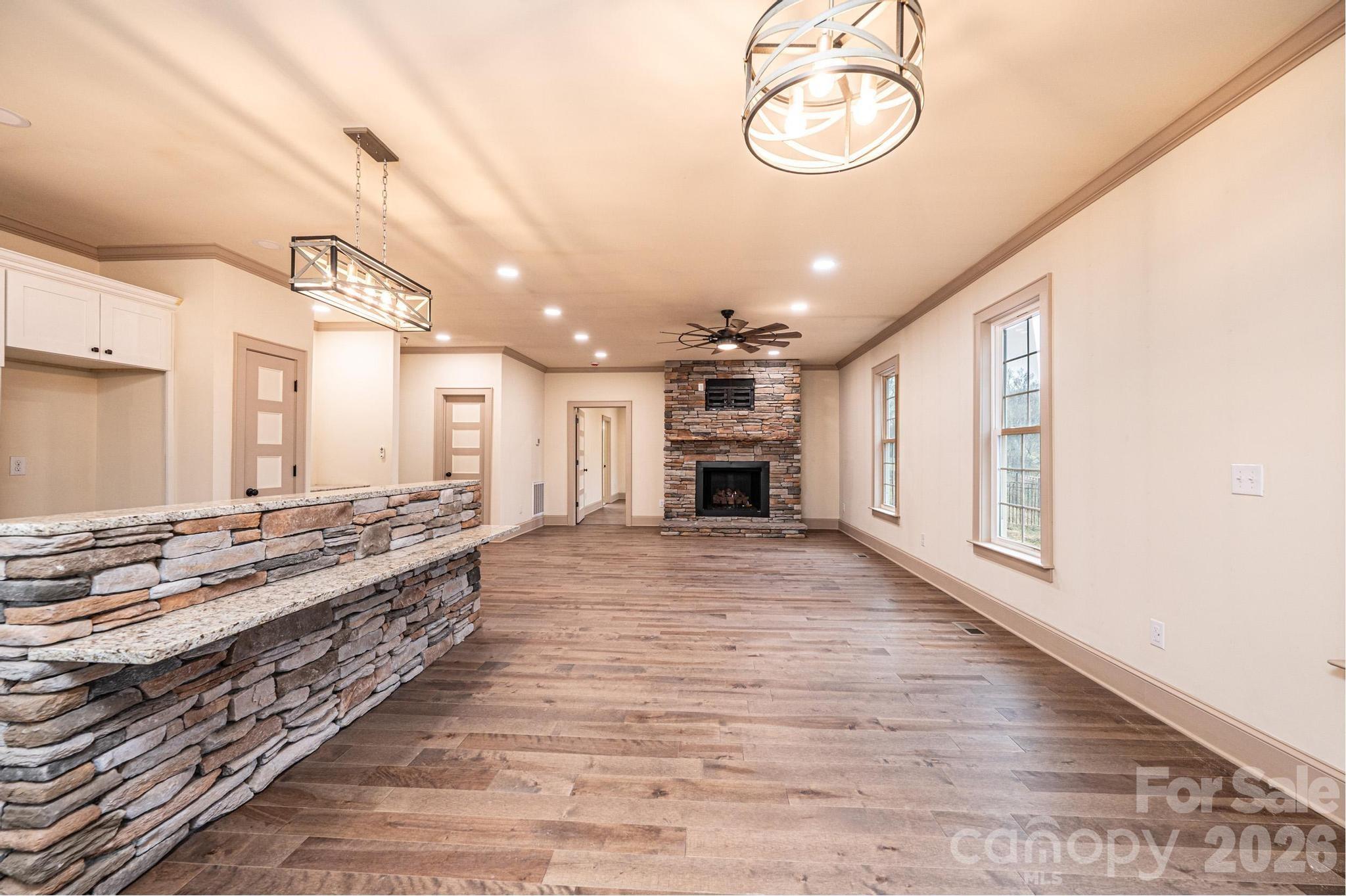 1610 Summerlin Place — Newton
