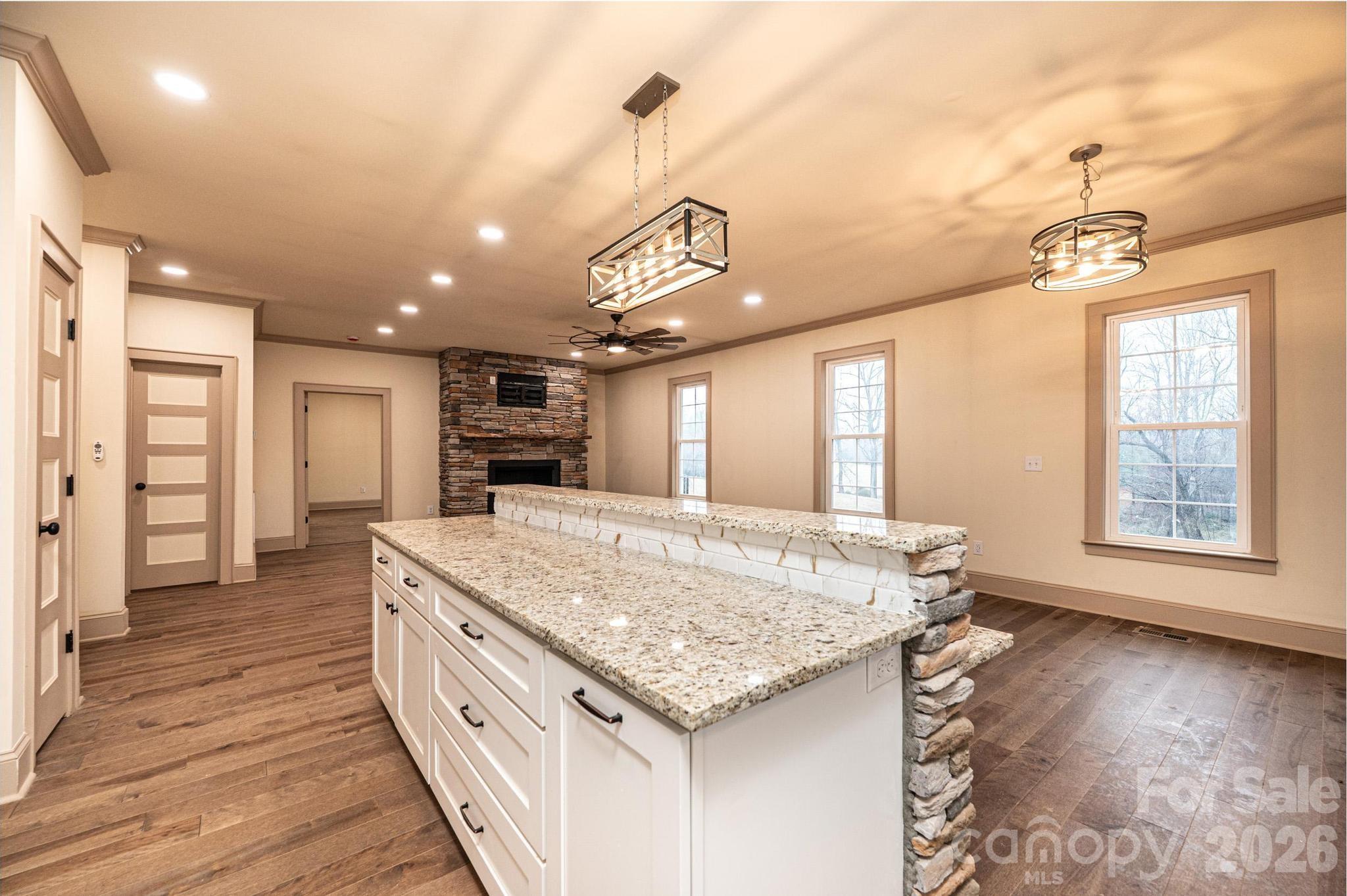 1610 Summerlin Place — Newton