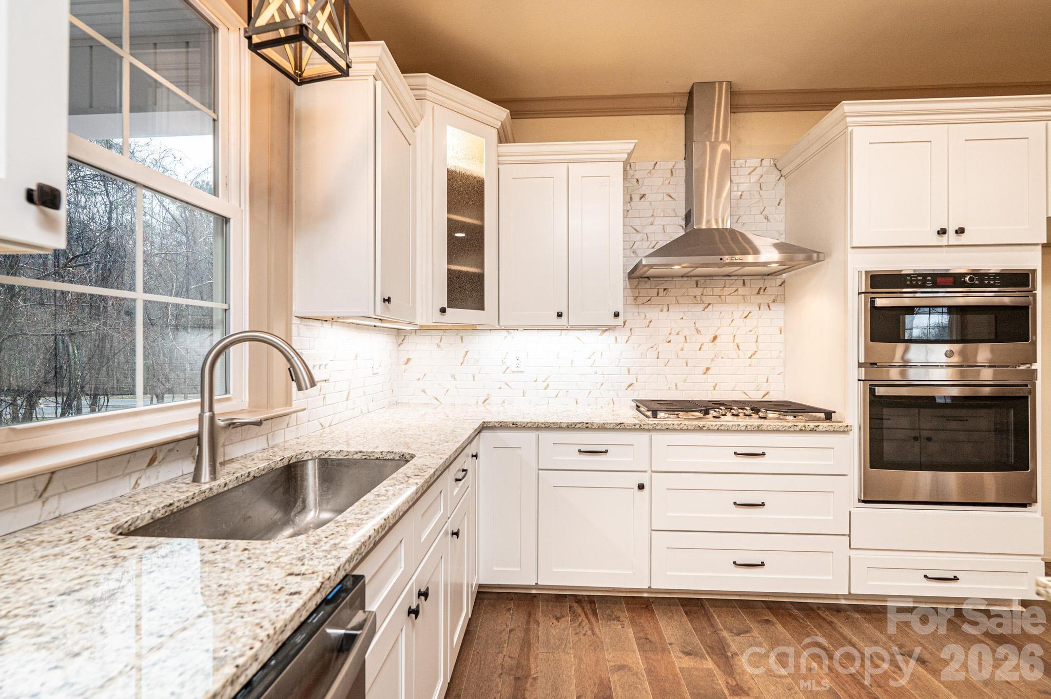 1610 Summerlin Place — Newton