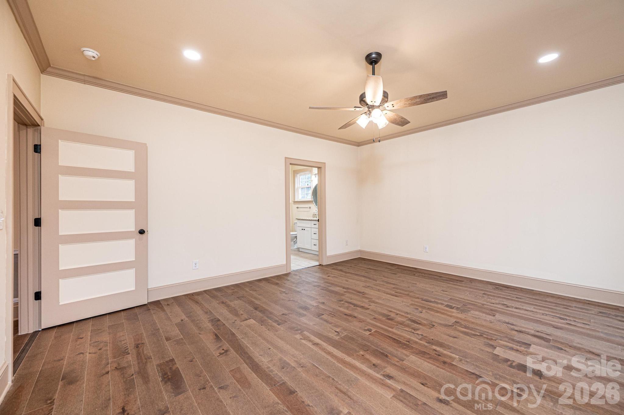 1610 Summerlin Place — Newton