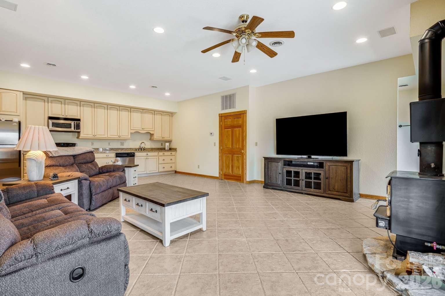 20 Stony Crest Drive — Spruce Pine