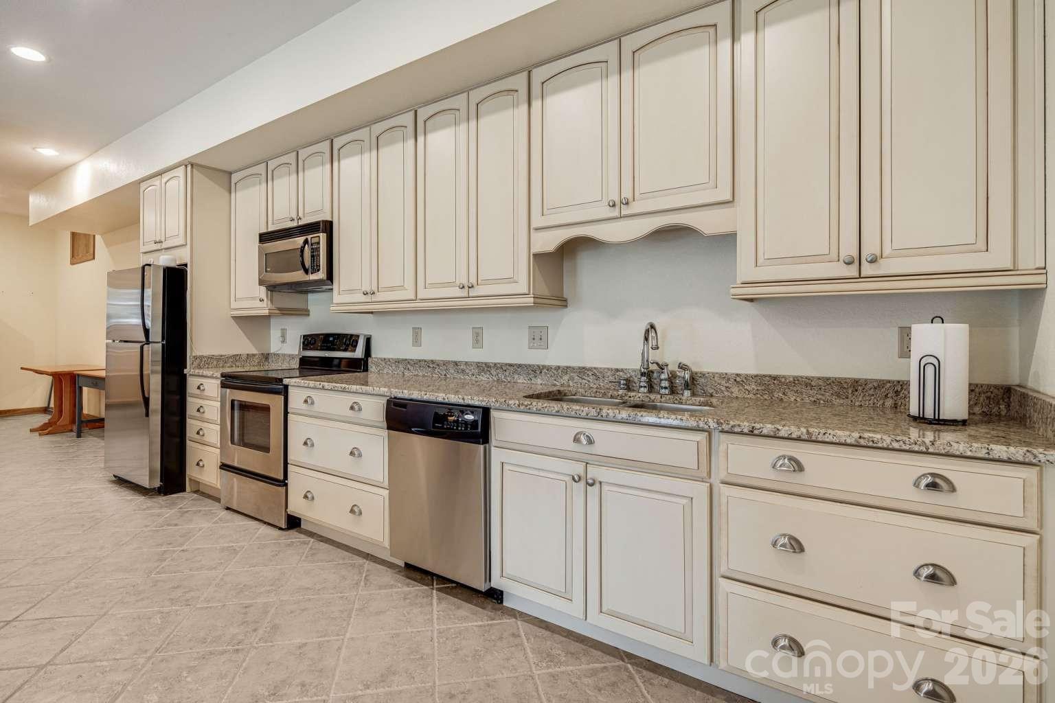 20 Stony Crest Drive — Spruce Pine