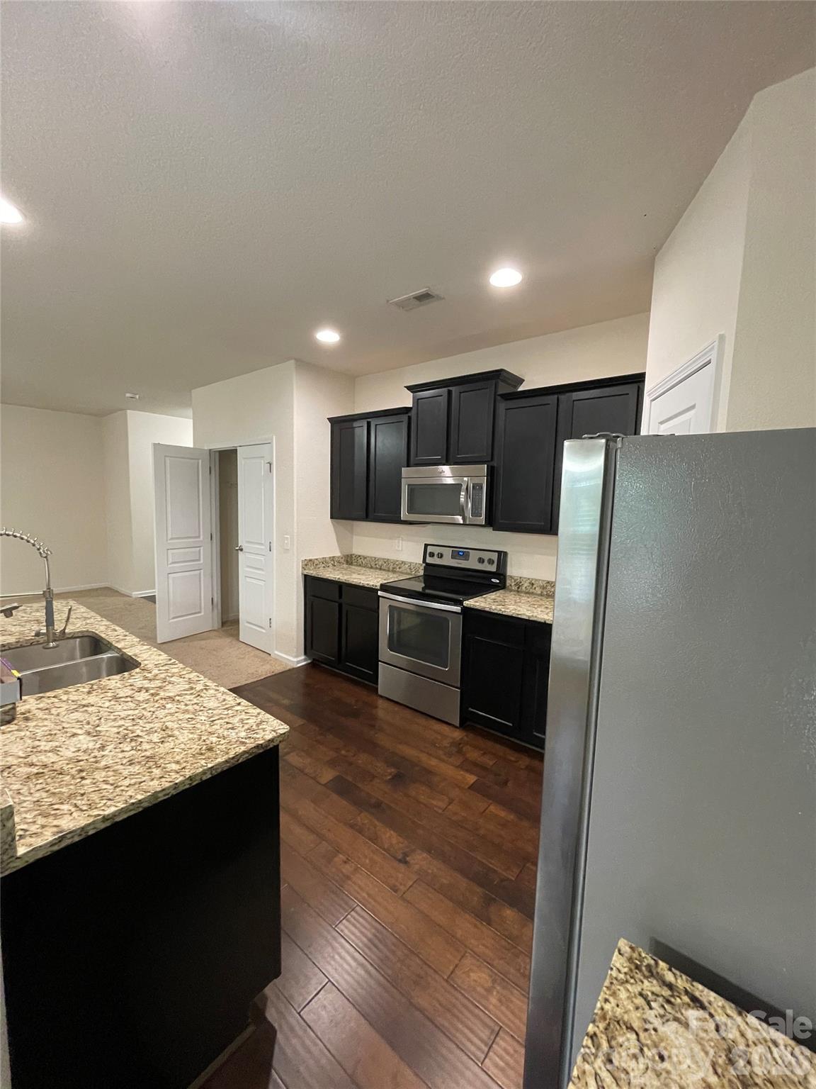 4721 Opus Lane — Charlotte