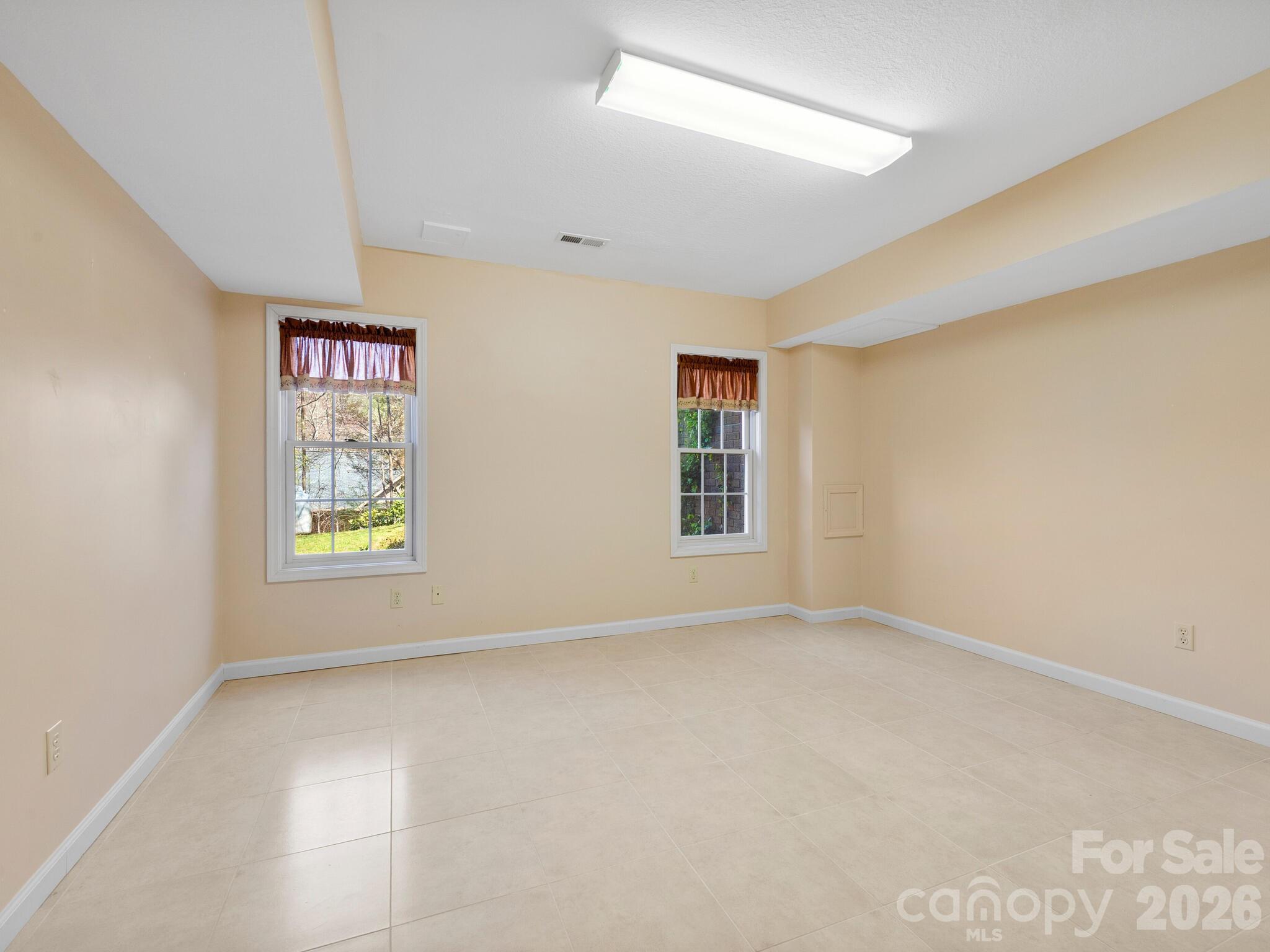 17 Ashton Forest Court — Hendersonville
