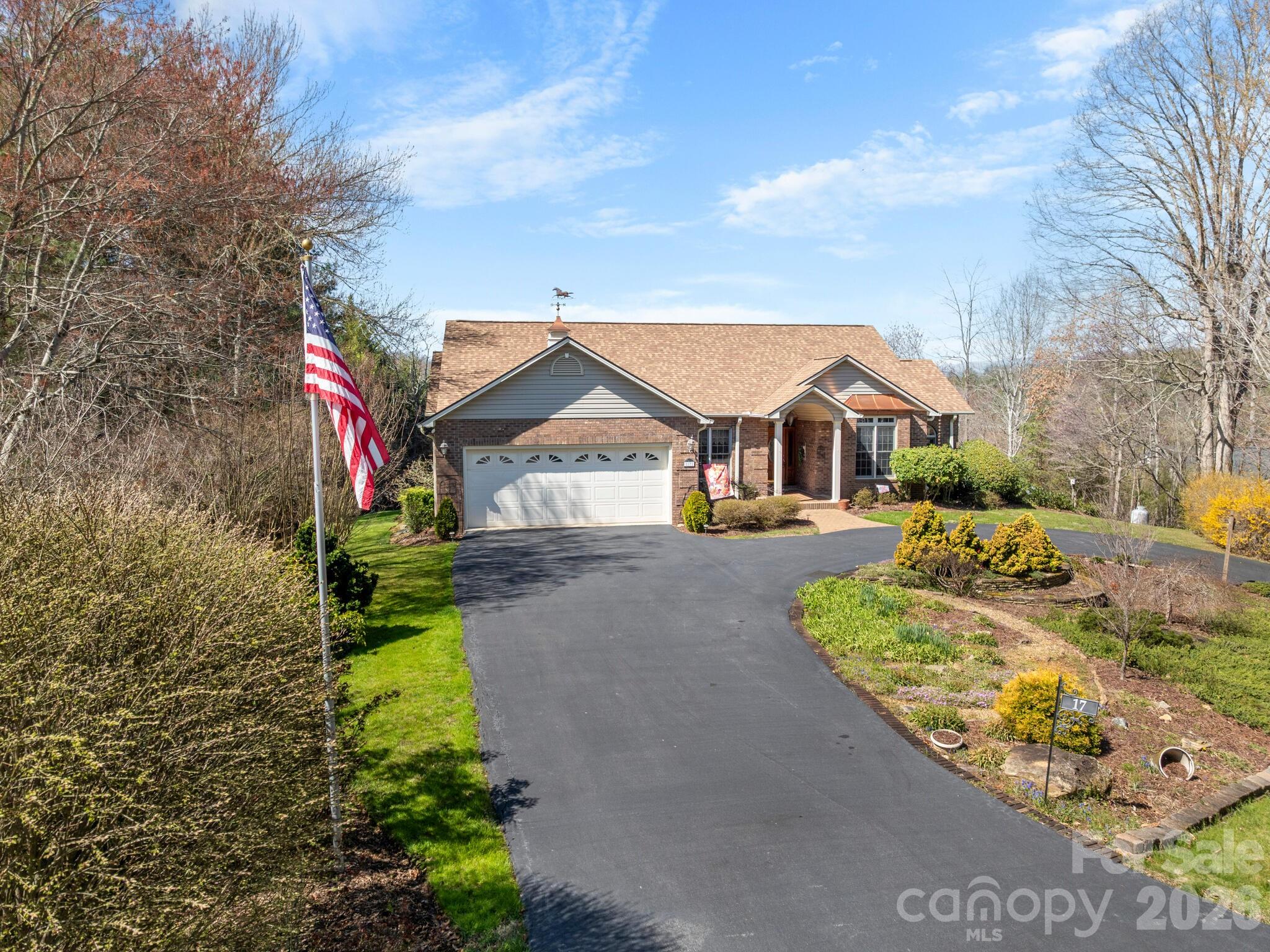 17 Ashton Forest Court — Hendersonville
