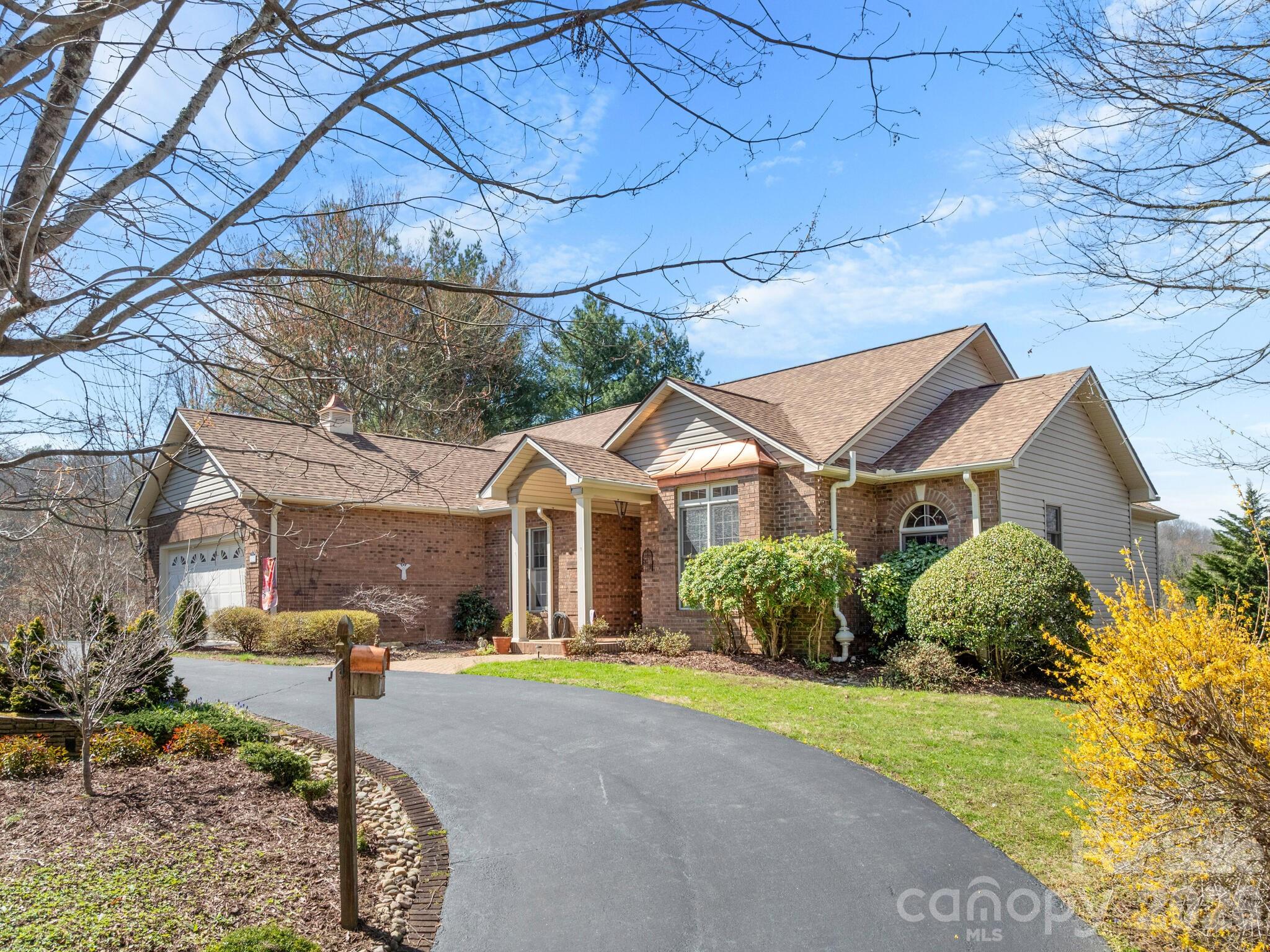 17 Ashton Forest Court — Hendersonville