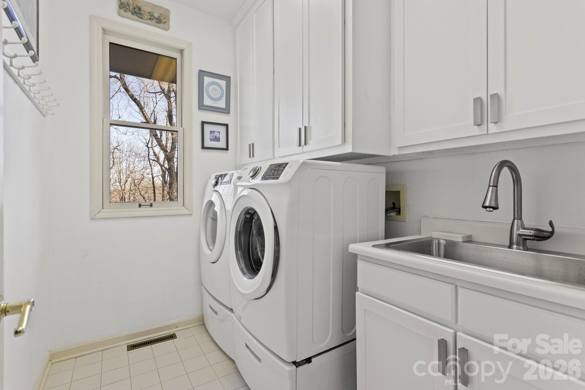 103 Bellshire Drive — Flat Rock