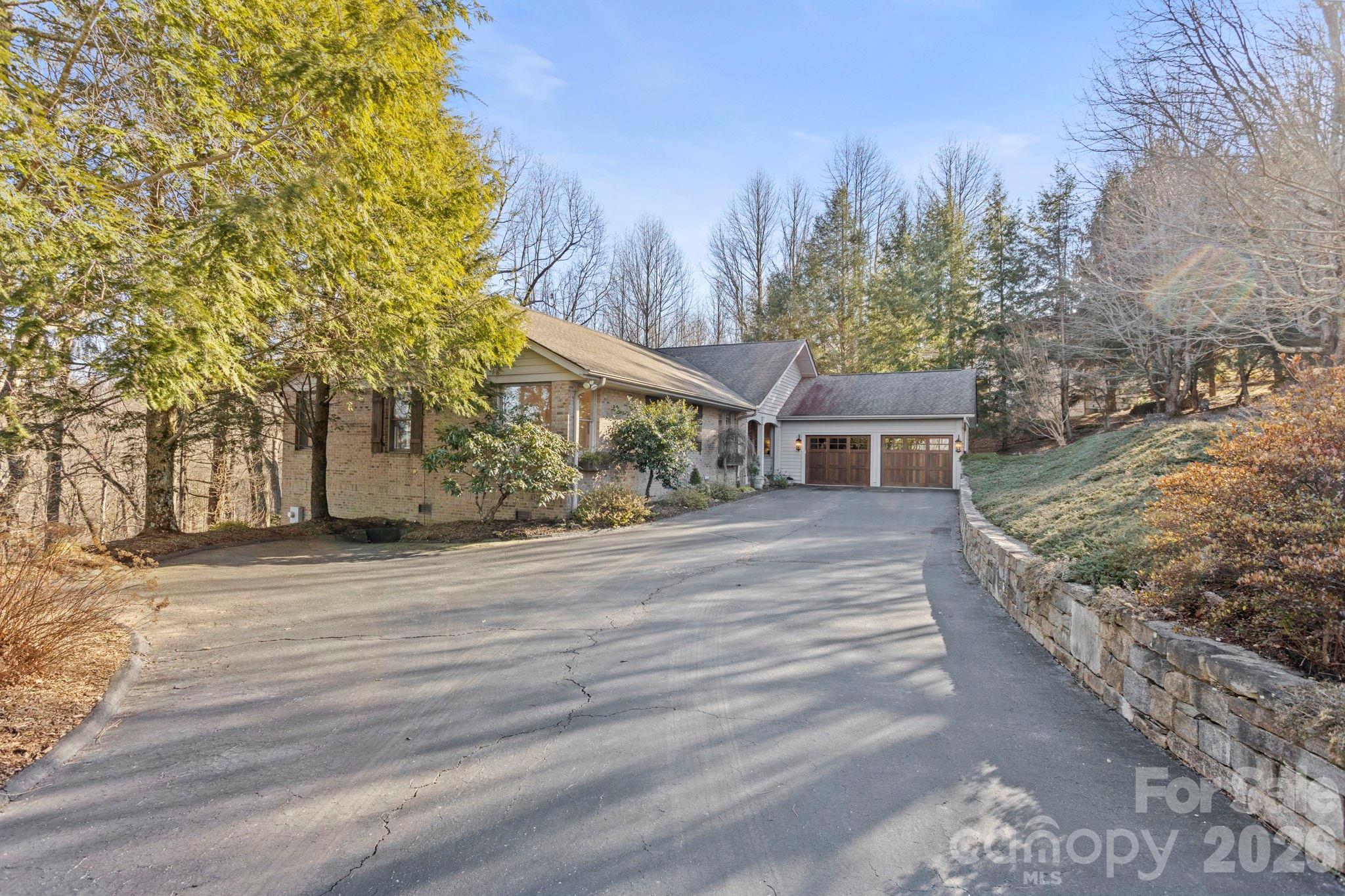 103 Bellshire Drive — Flat Rock