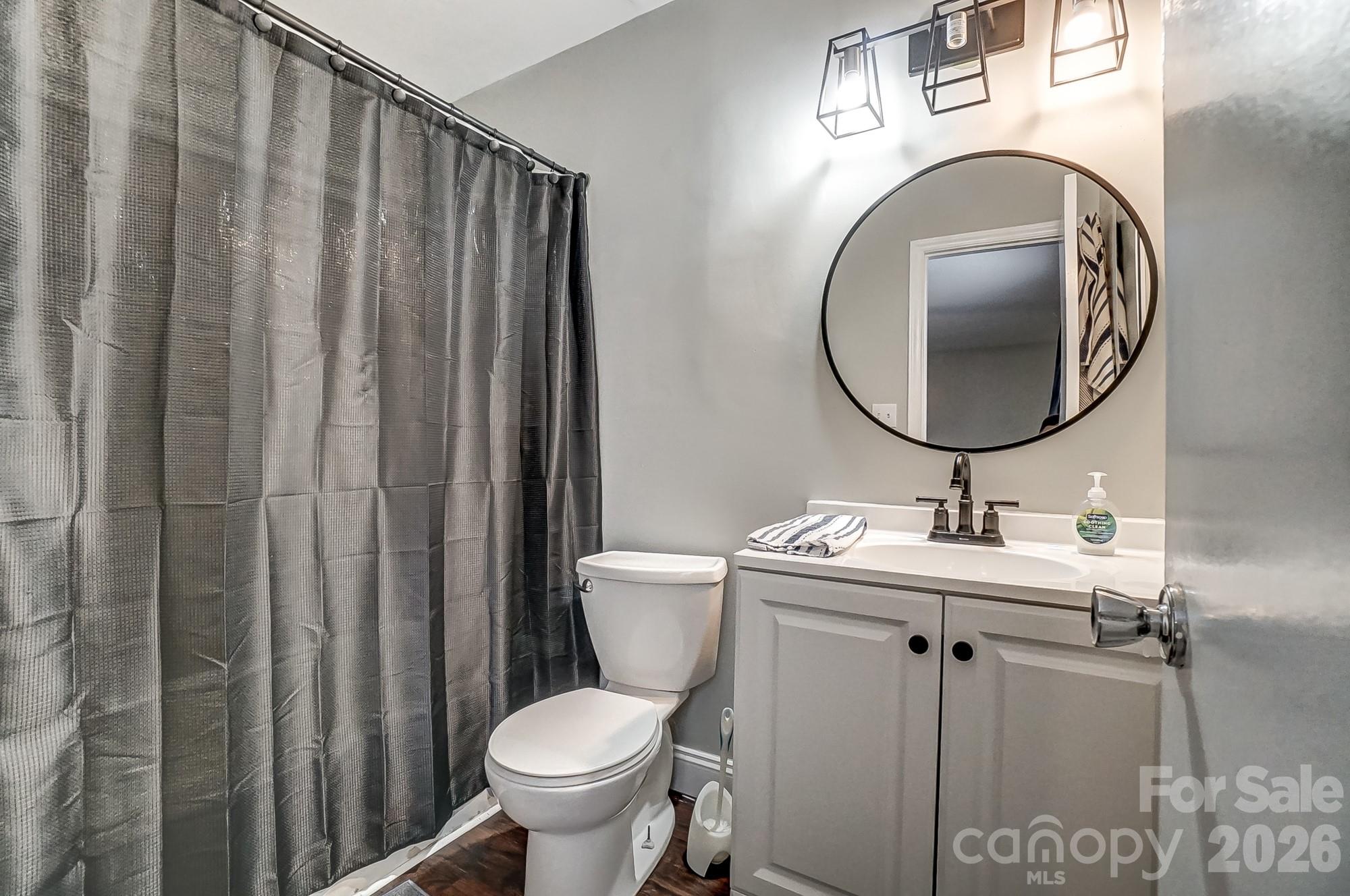 8518 Castle Pine Court — Charlotte