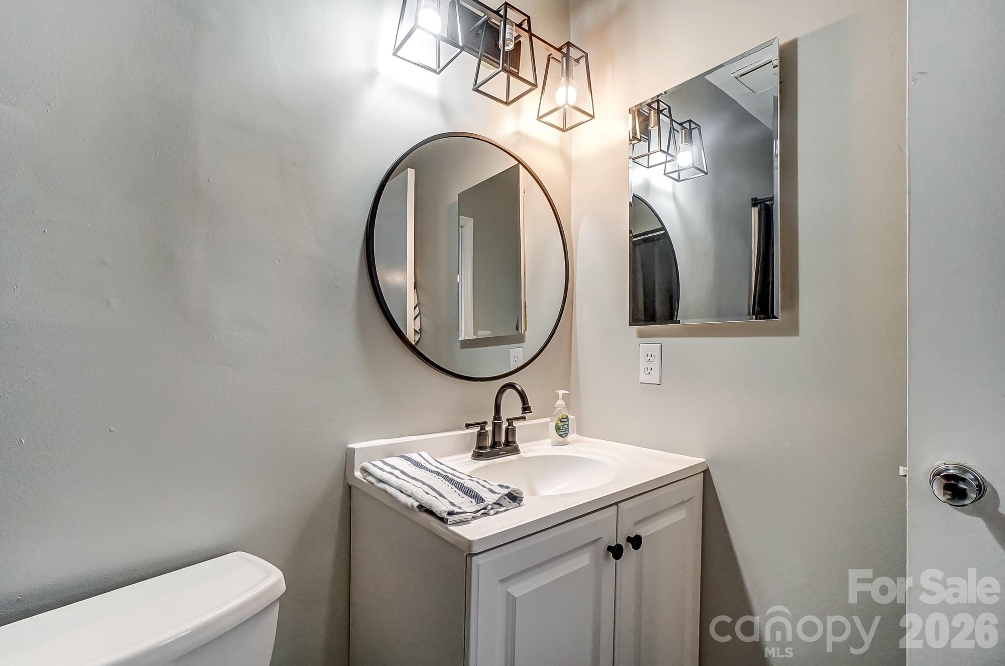 8518 Castle Pine Court — Charlotte