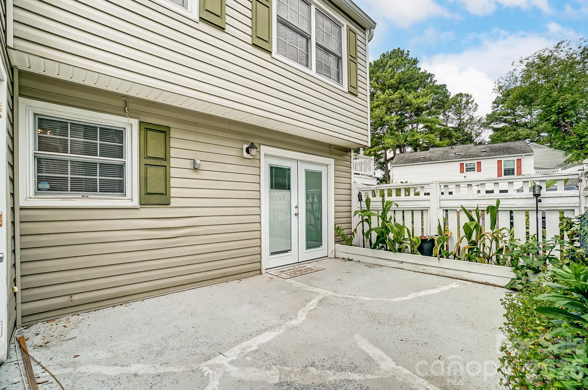 8518 Castle Pine Court — Charlotte