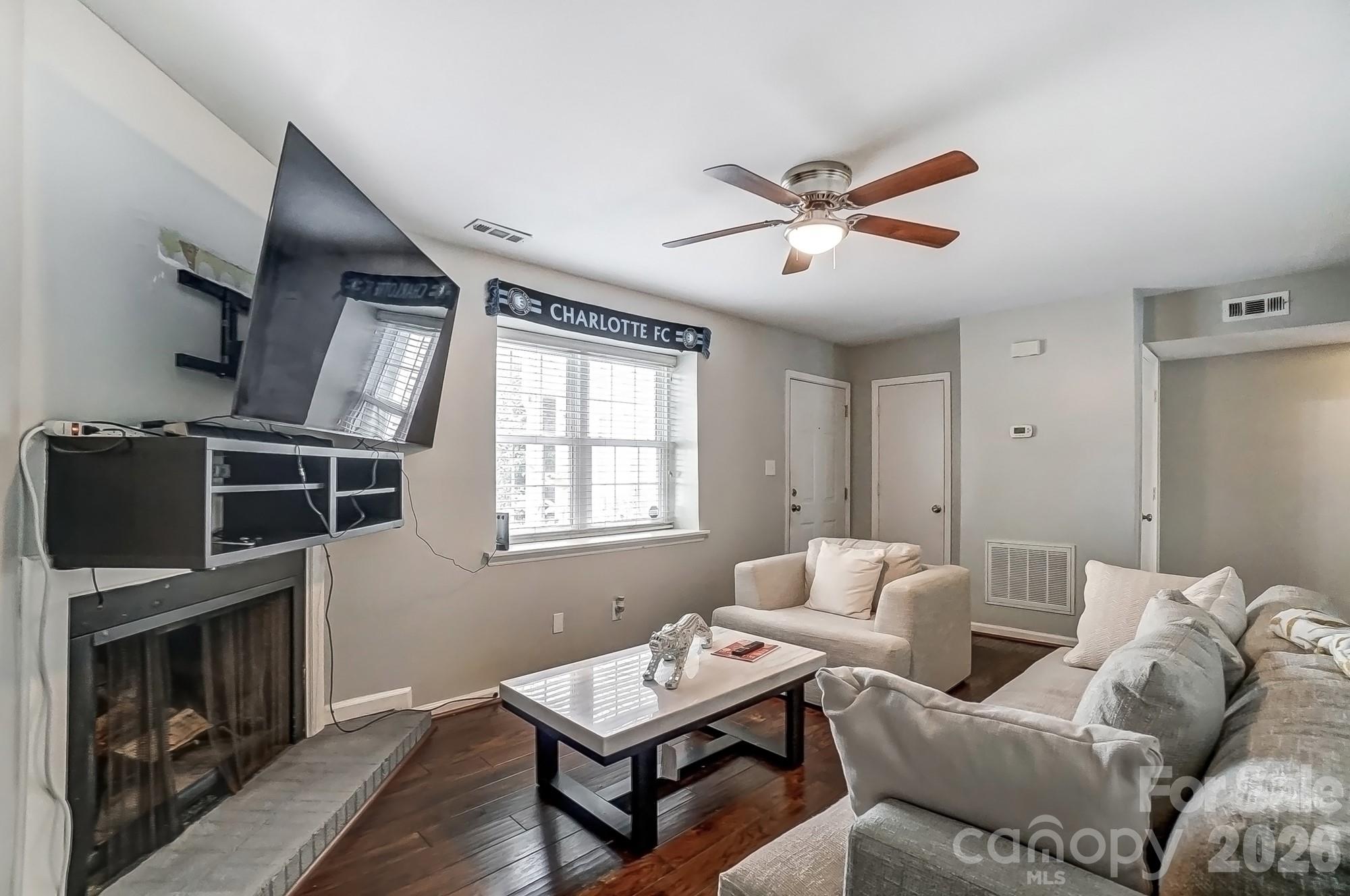 8518 Castle Pine Court — Charlotte