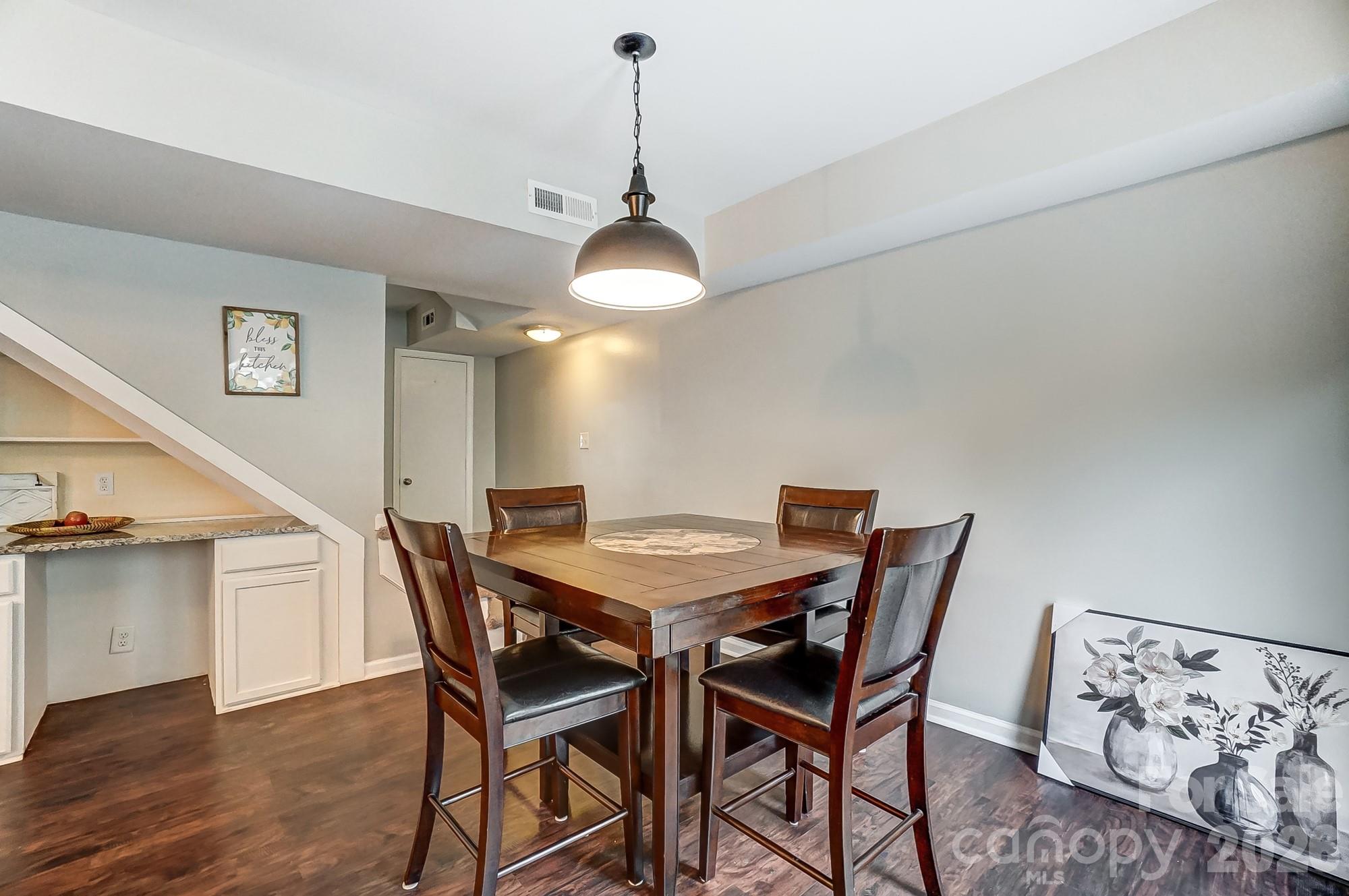 8518 Castle Pine Court — Charlotte
