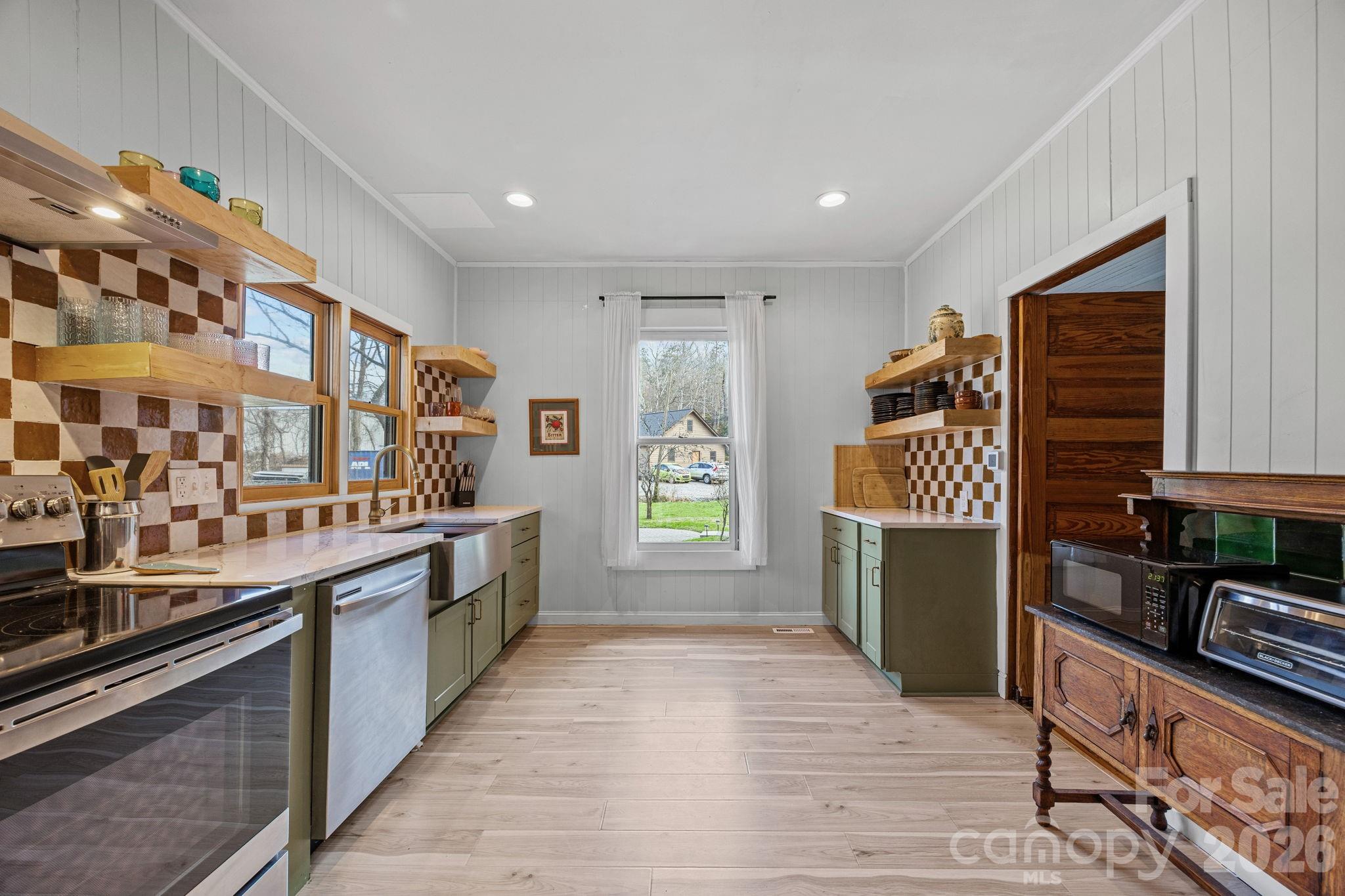 615 Rose Hill Road — Asheville