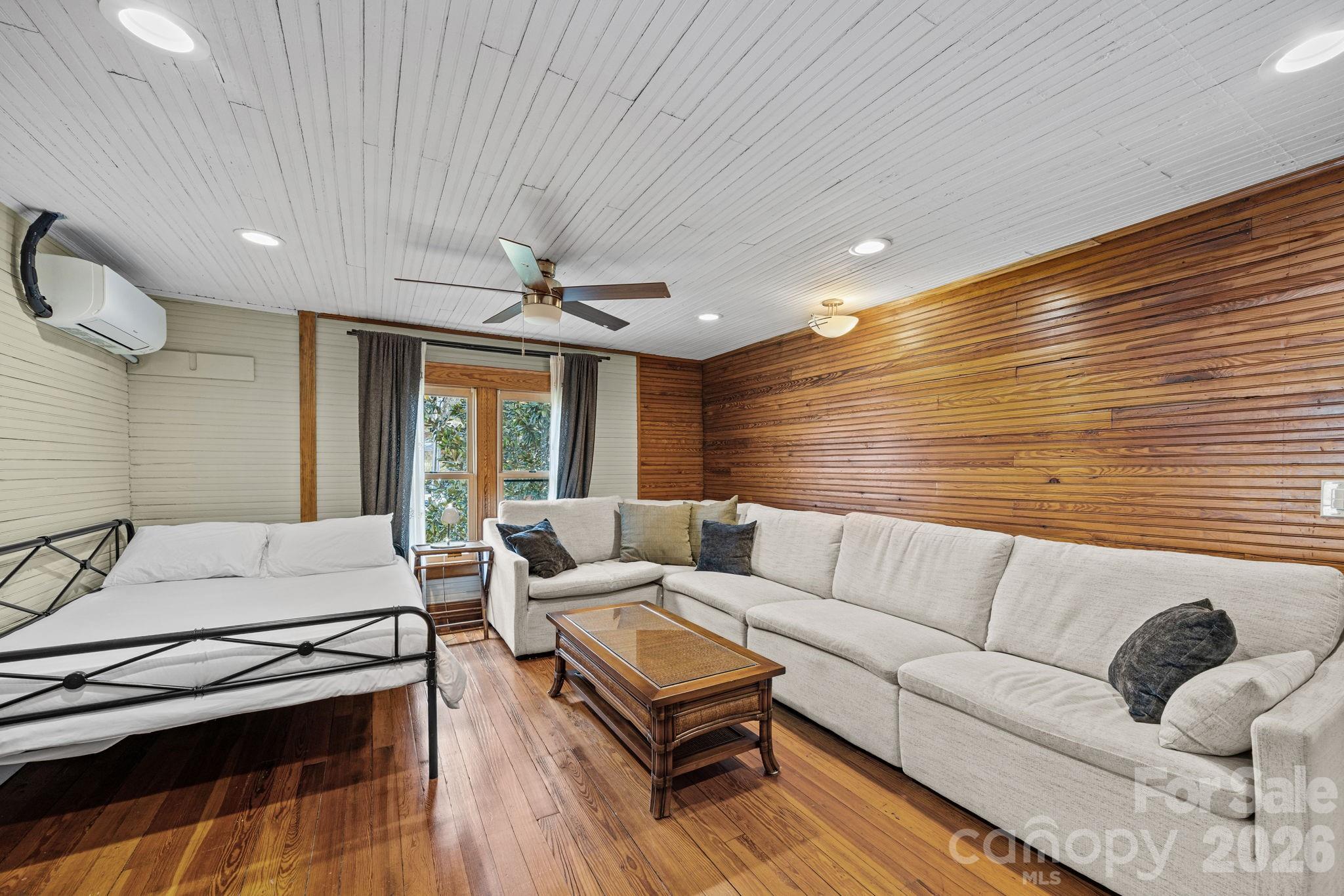 615 Rose Hill Road — Asheville