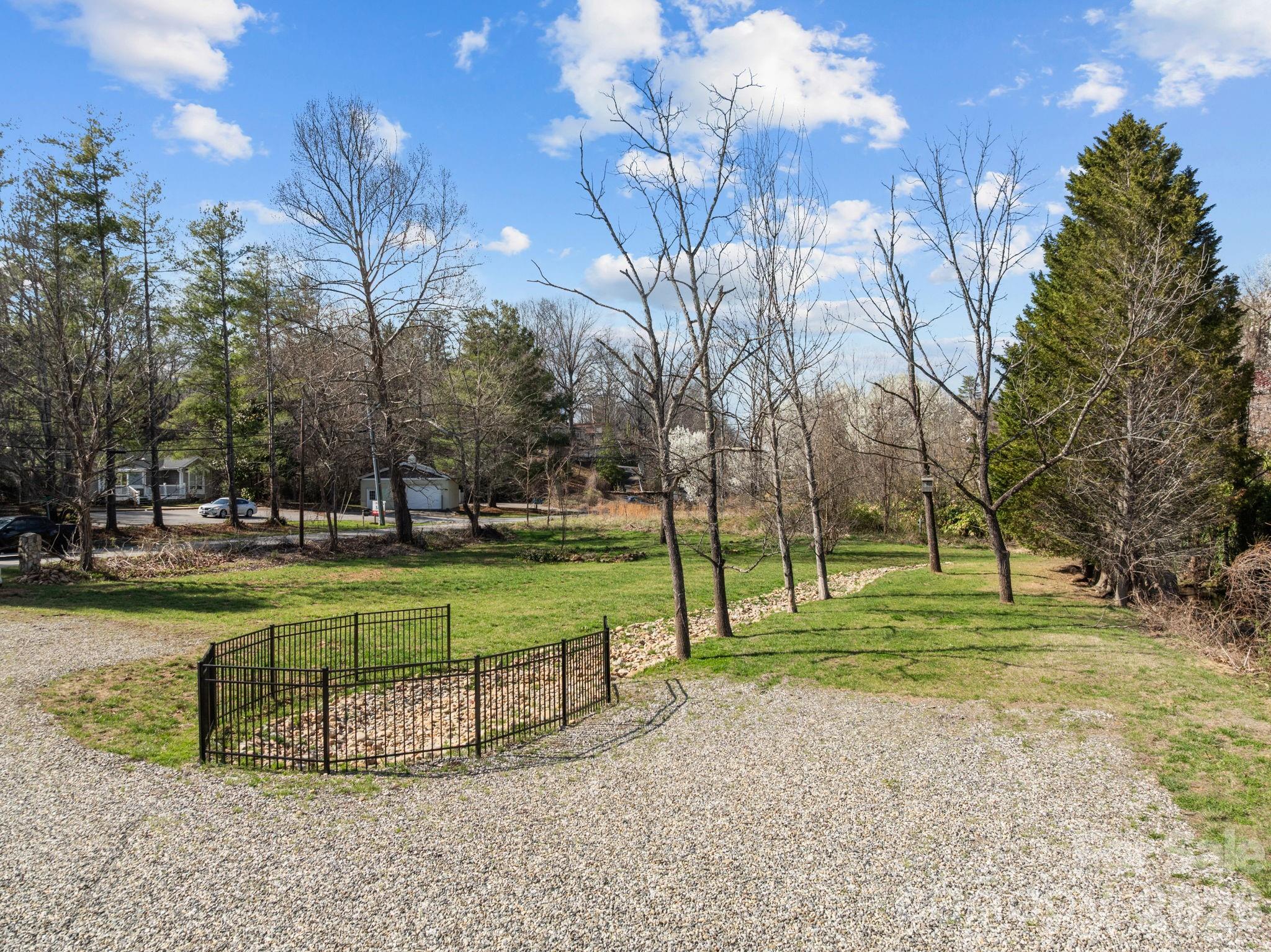 615 Rose Hill Road — Asheville