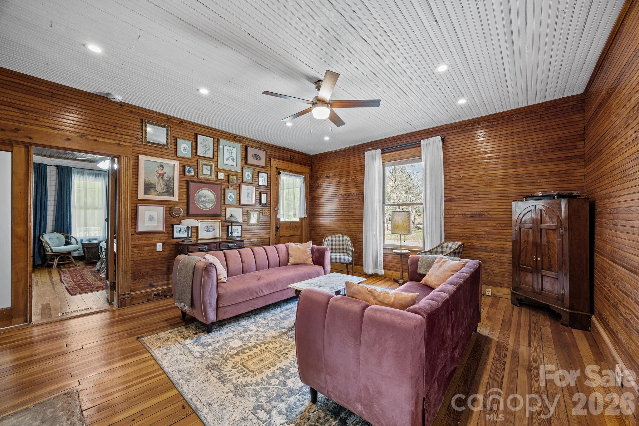 615 Rose Hill Road — Asheville