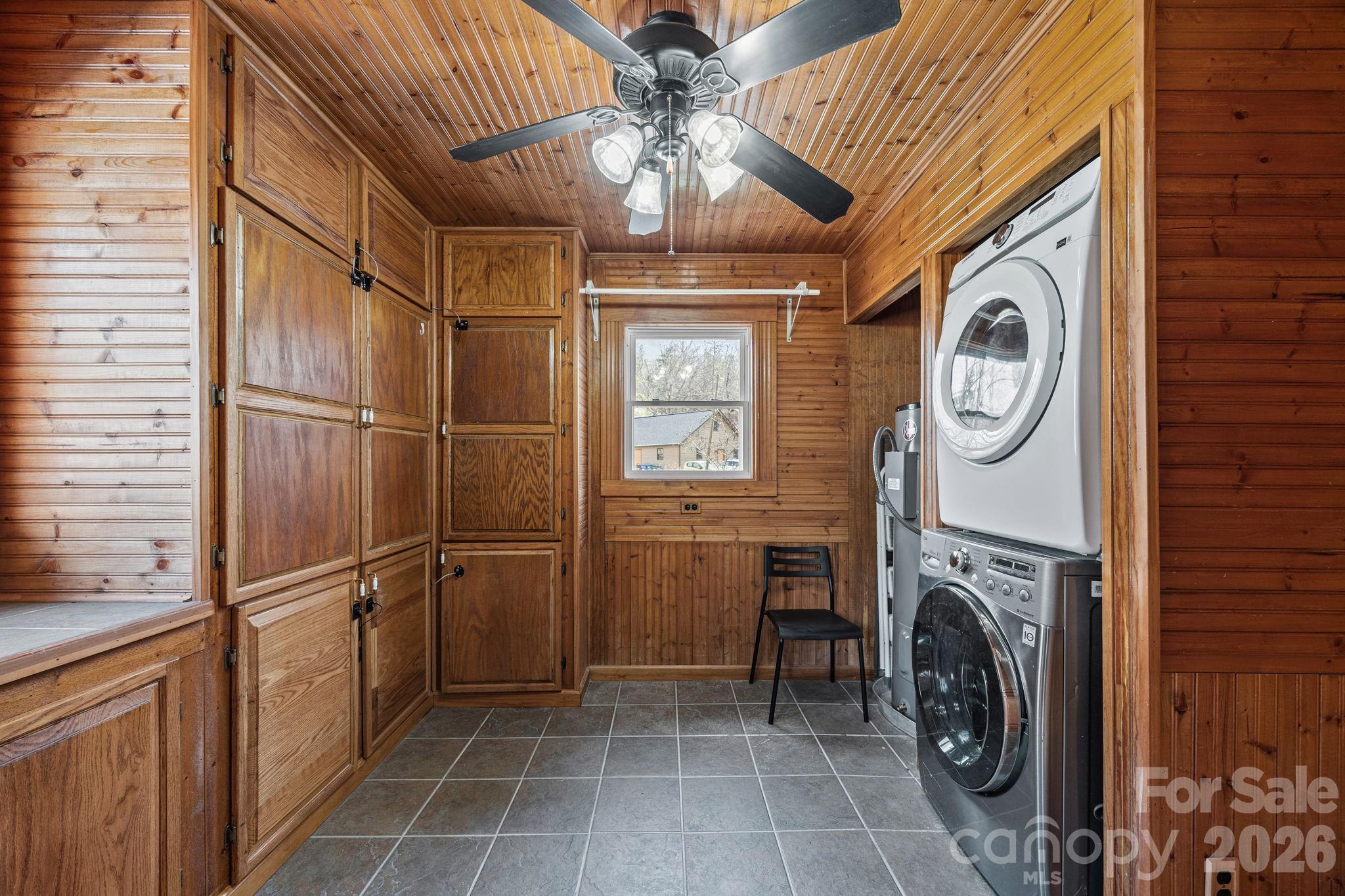 615 Rose Hill Road — Asheville