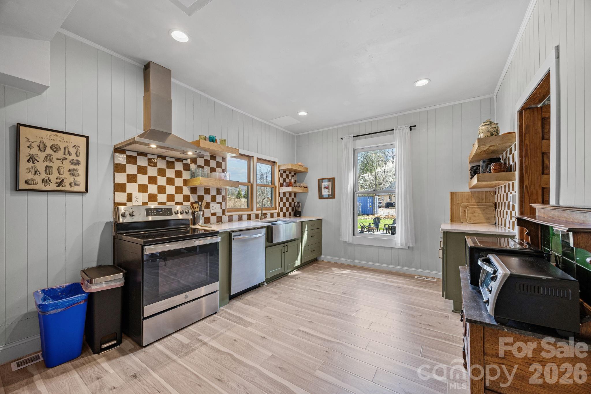 615 Rose Hill Road — Asheville