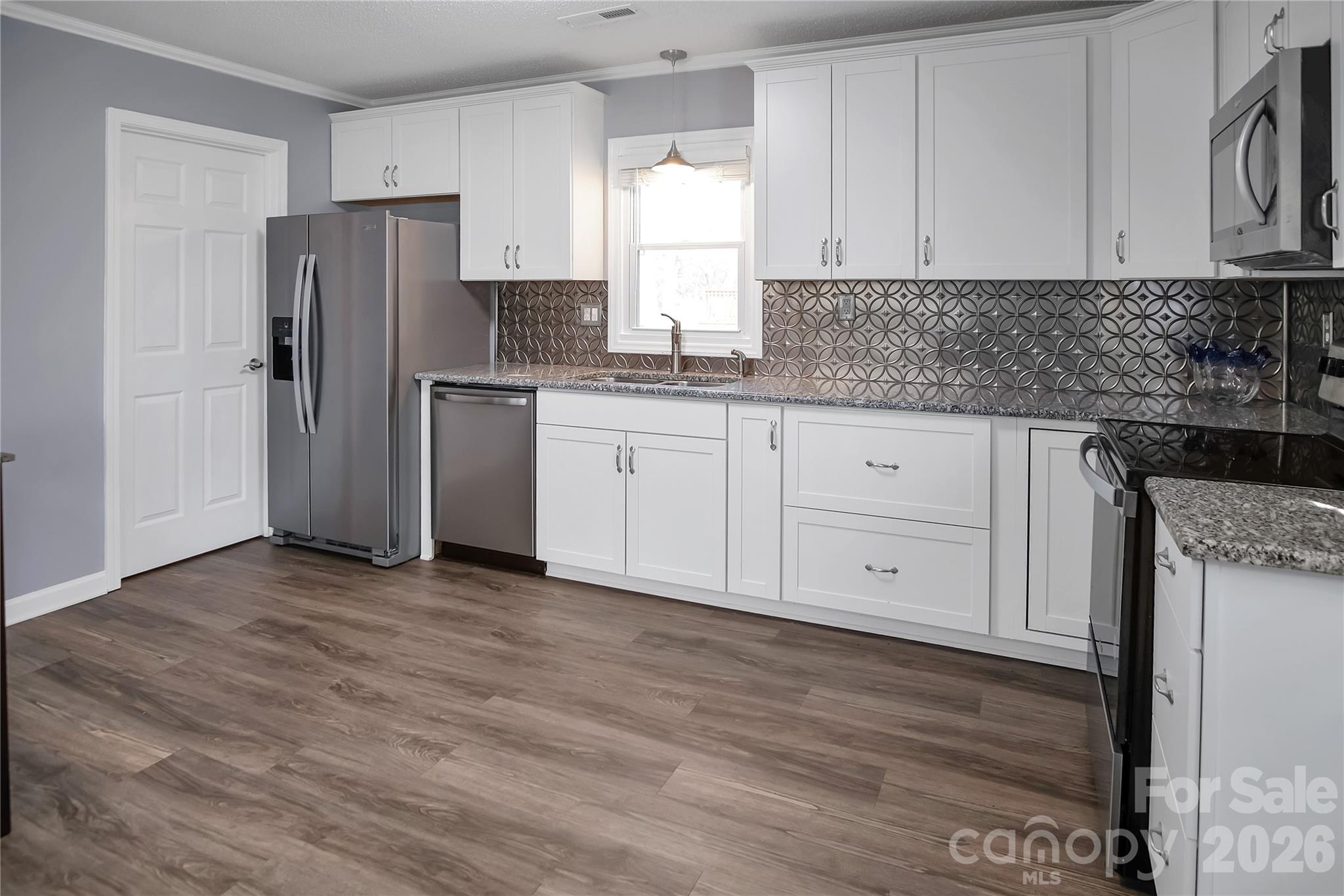 200 W Shannonhouse Street — Shelby