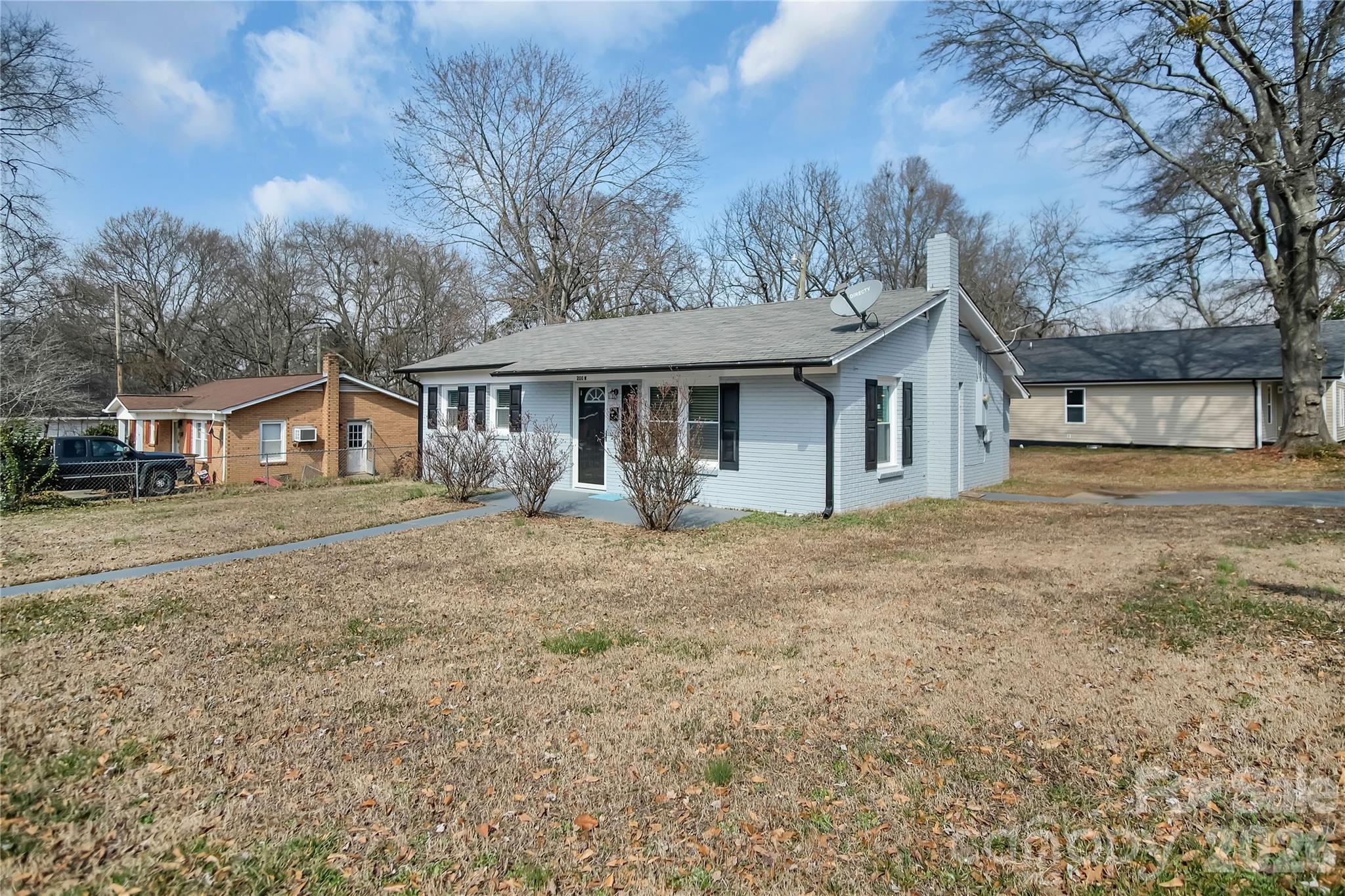 200 W Shannonhouse Street — Shelby
