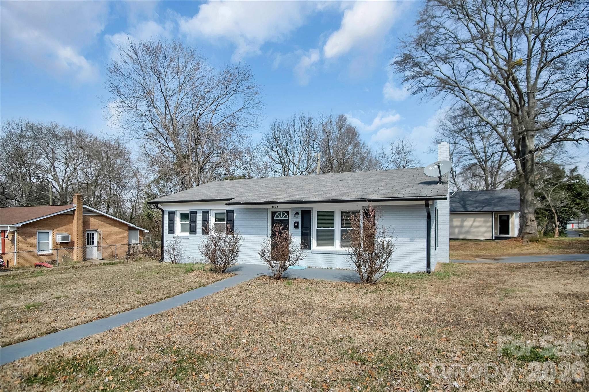 200 W Shannonhouse Street — Shelby