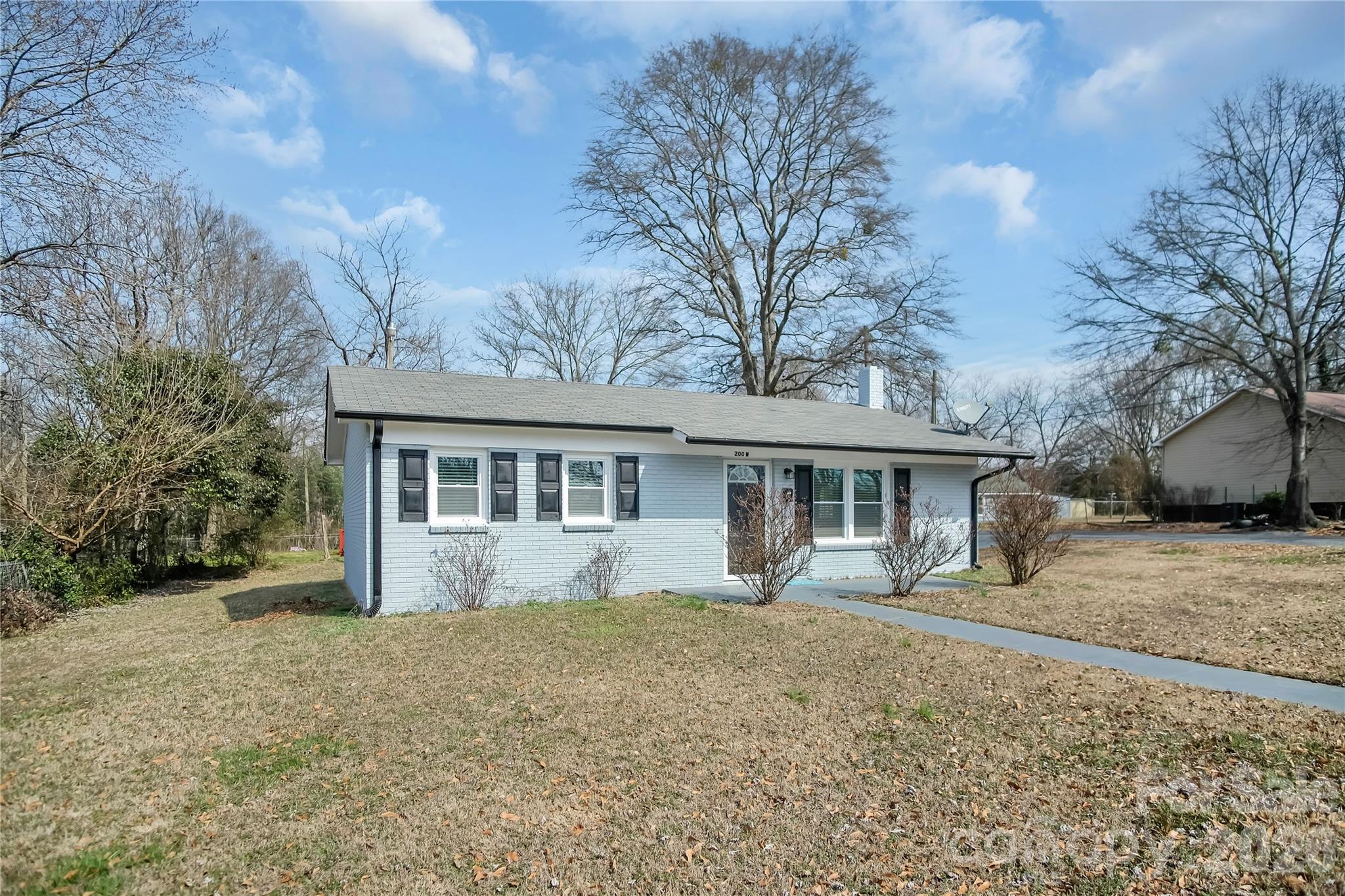 200 W Shannonhouse Street — Shelby