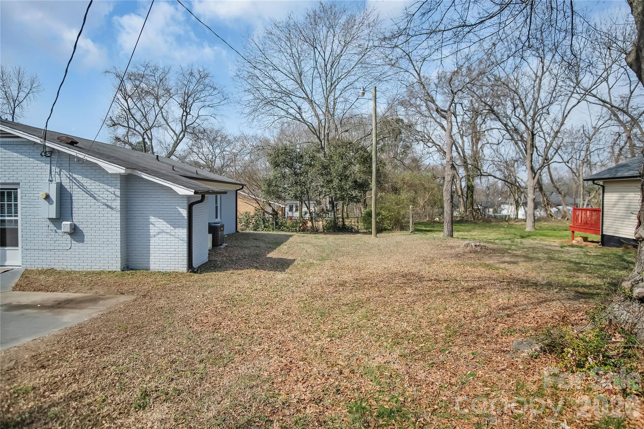 200 W Shannonhouse Street — Shelby