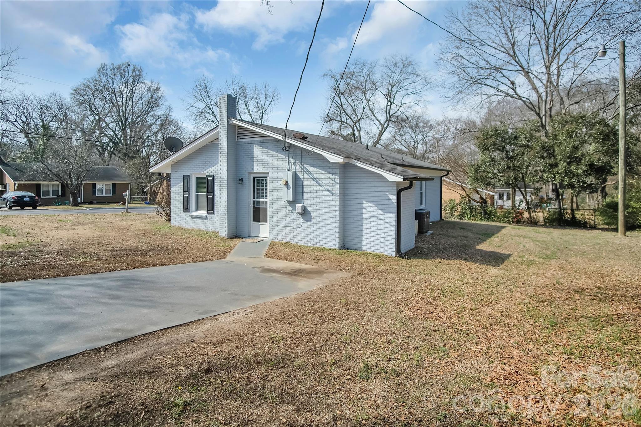 200 W Shannonhouse Street — Shelby