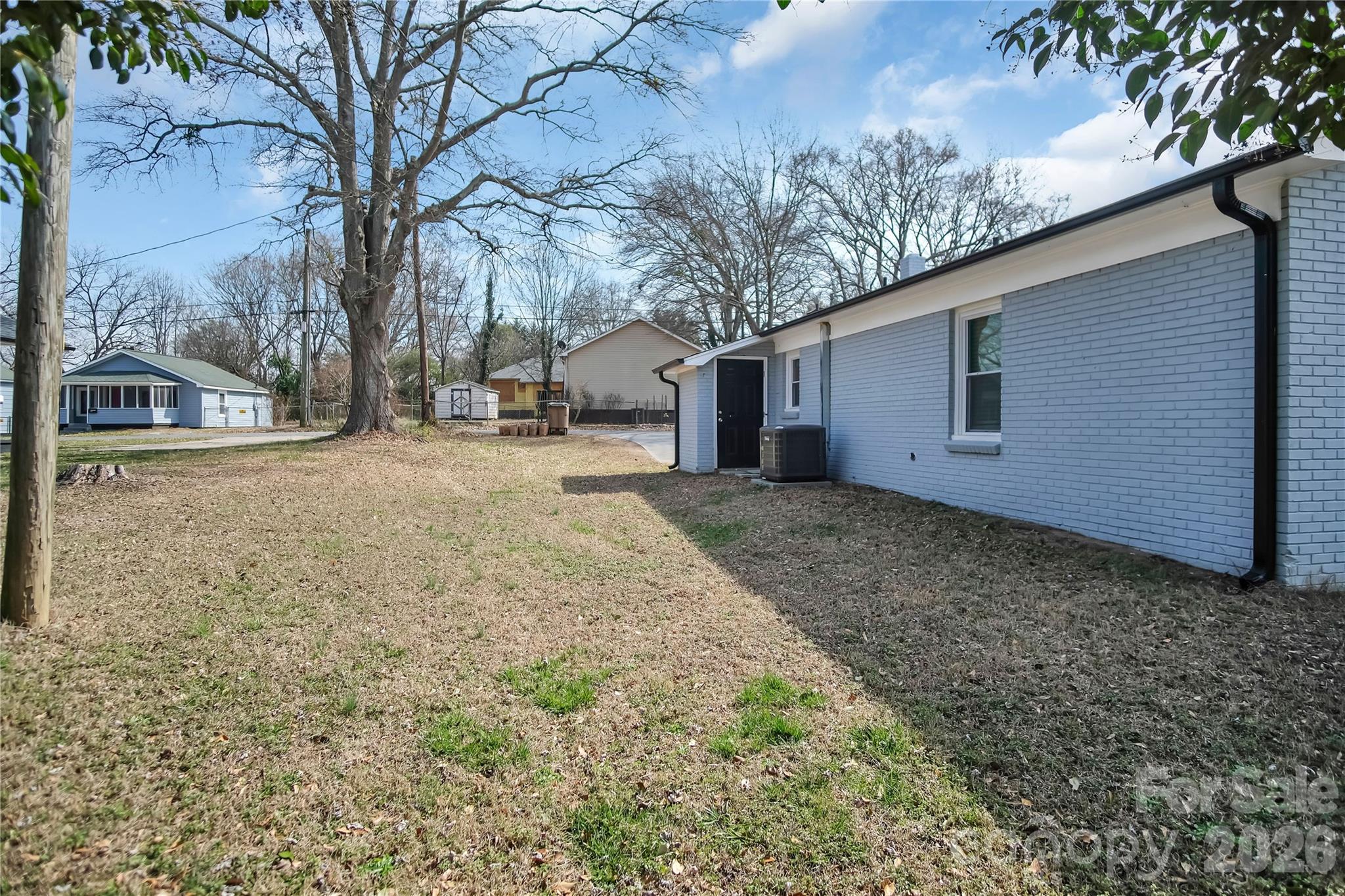 200 W Shannonhouse Street — Shelby