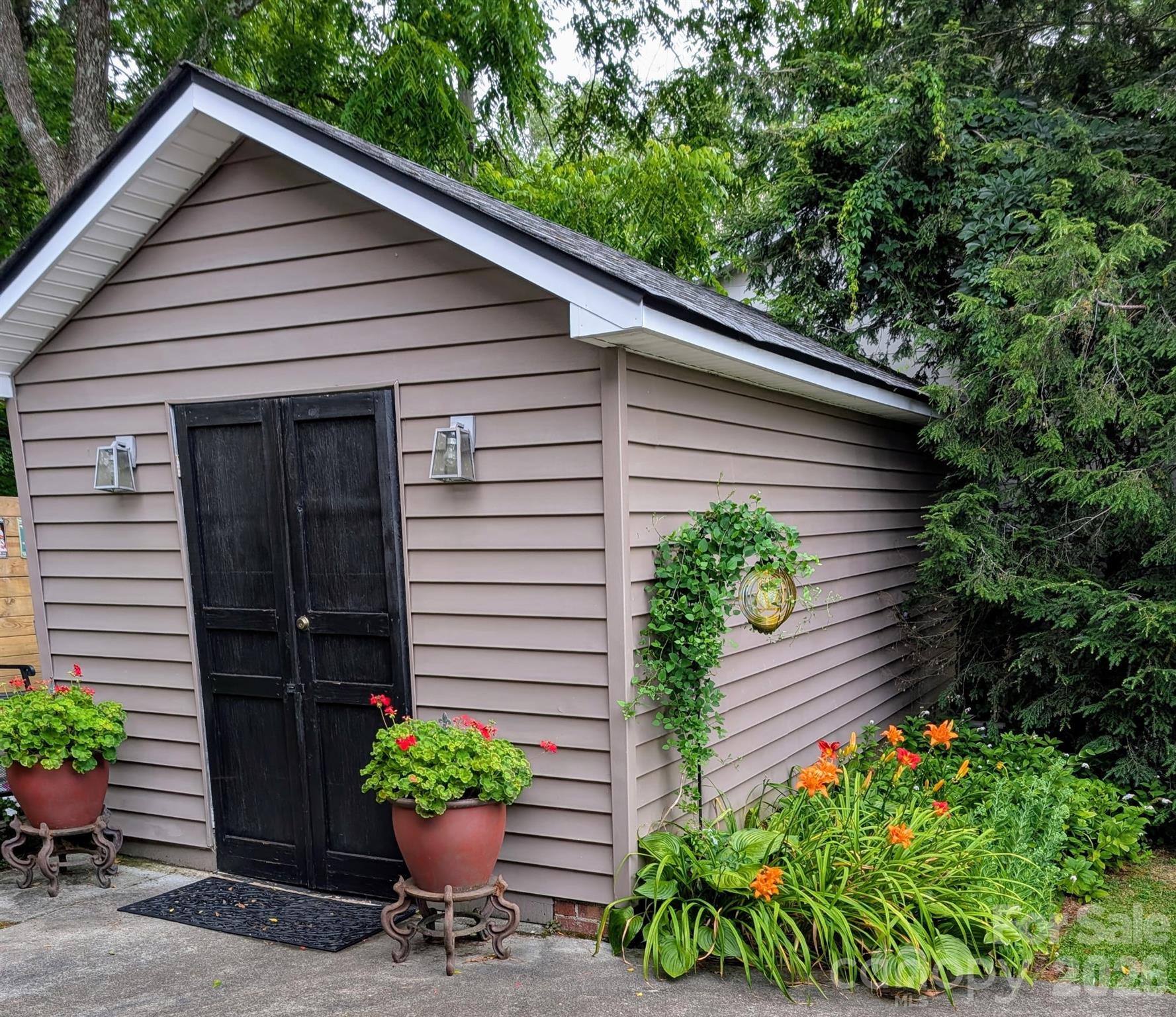 294 S Caldwell Street — Brevard