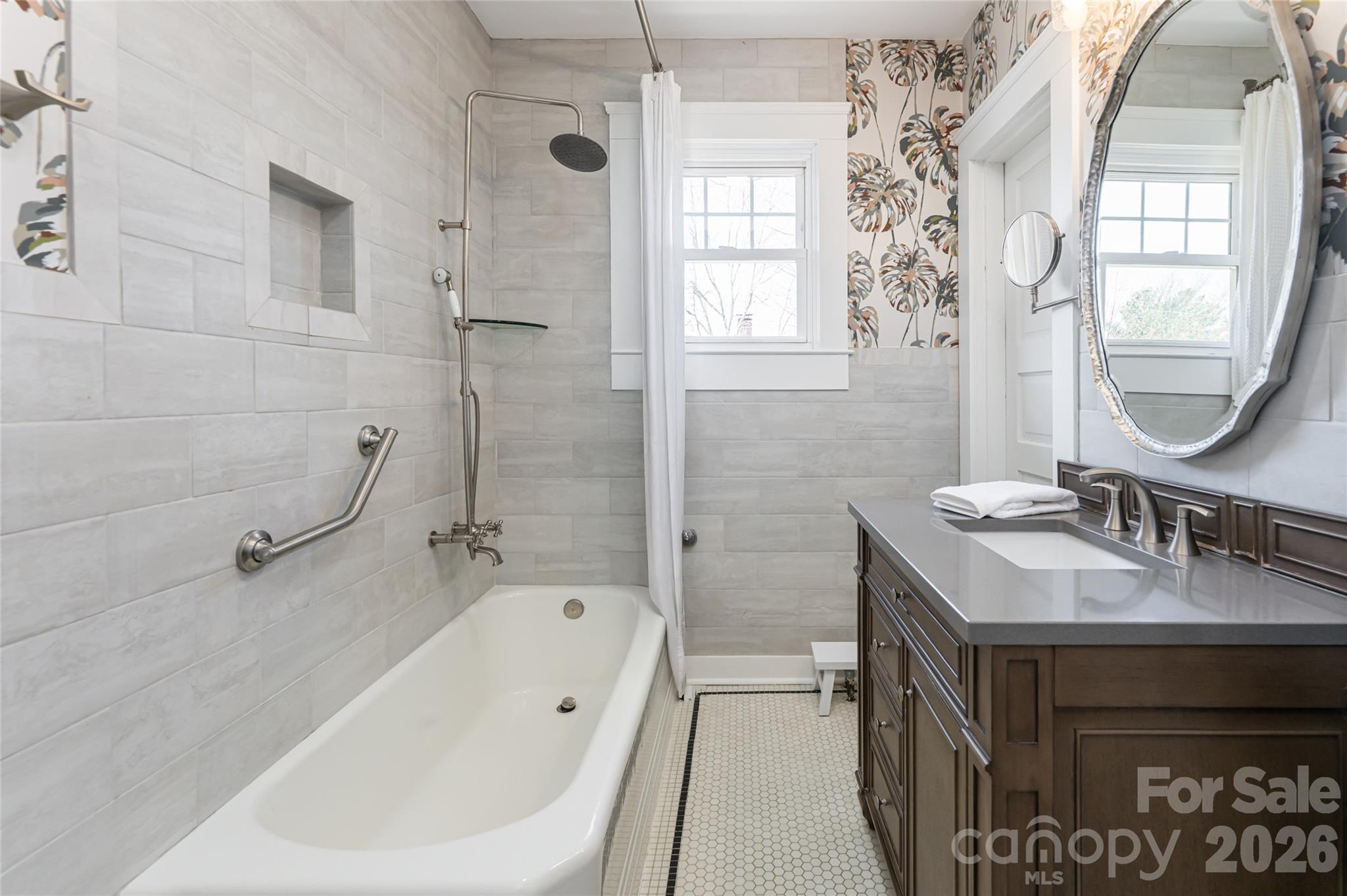 18 Edgemont Road — Asheville