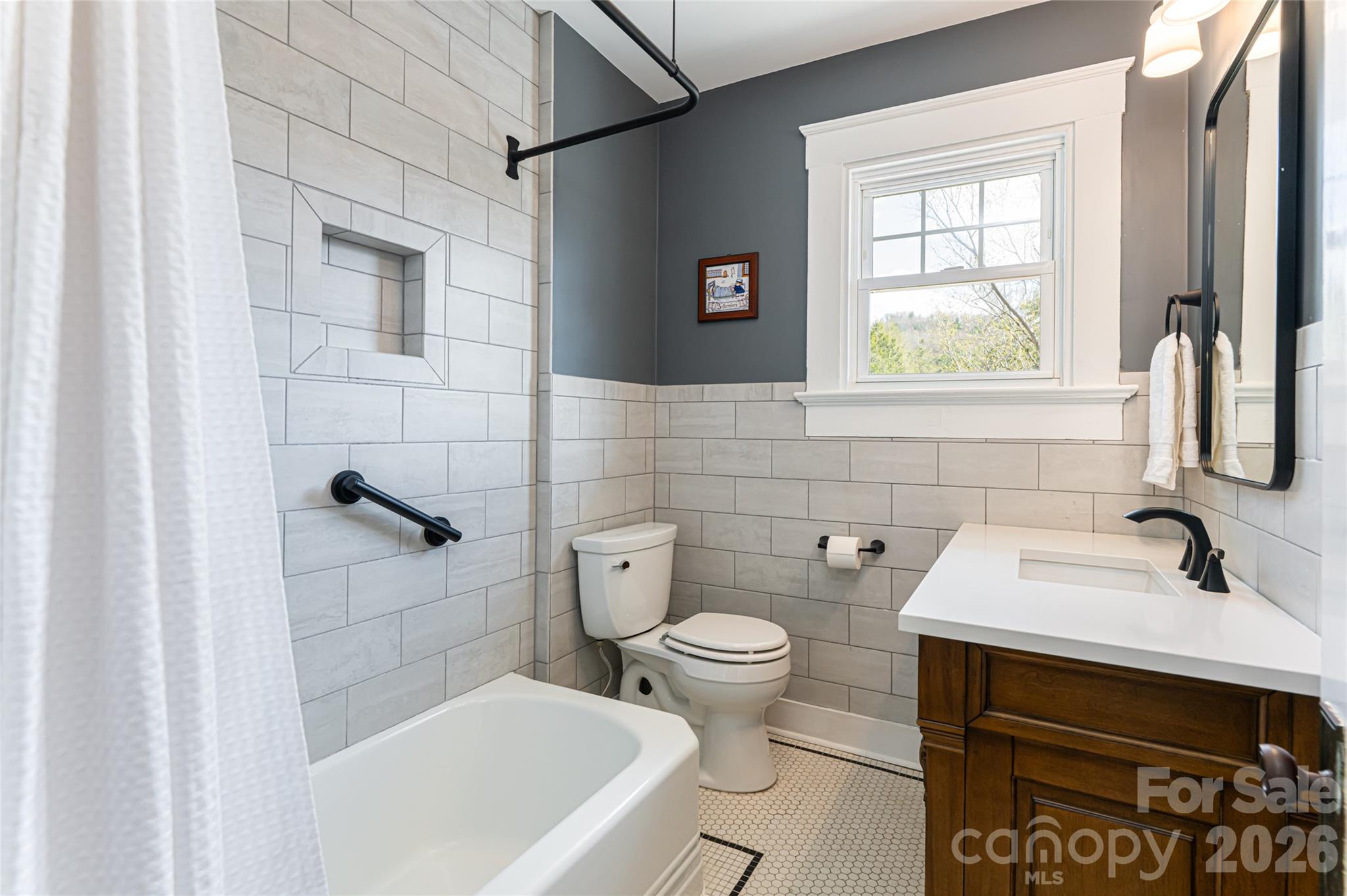 18 Edgemont Road — Asheville