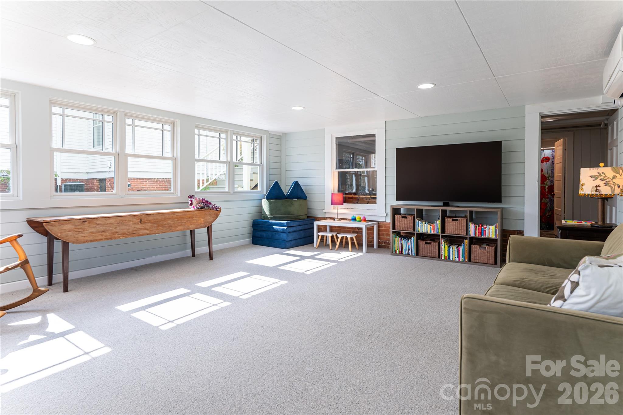 18 Edgemont Road — Asheville