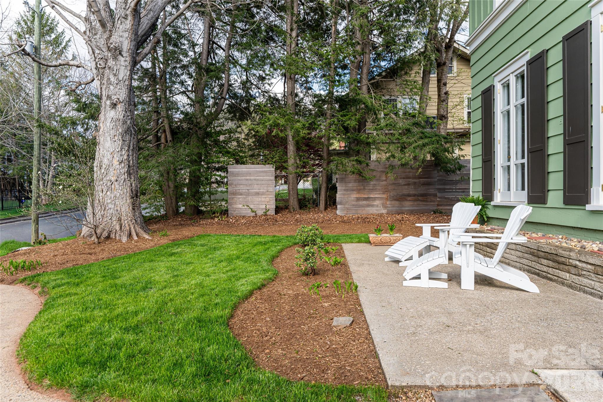 18 Edgemont Road — Asheville