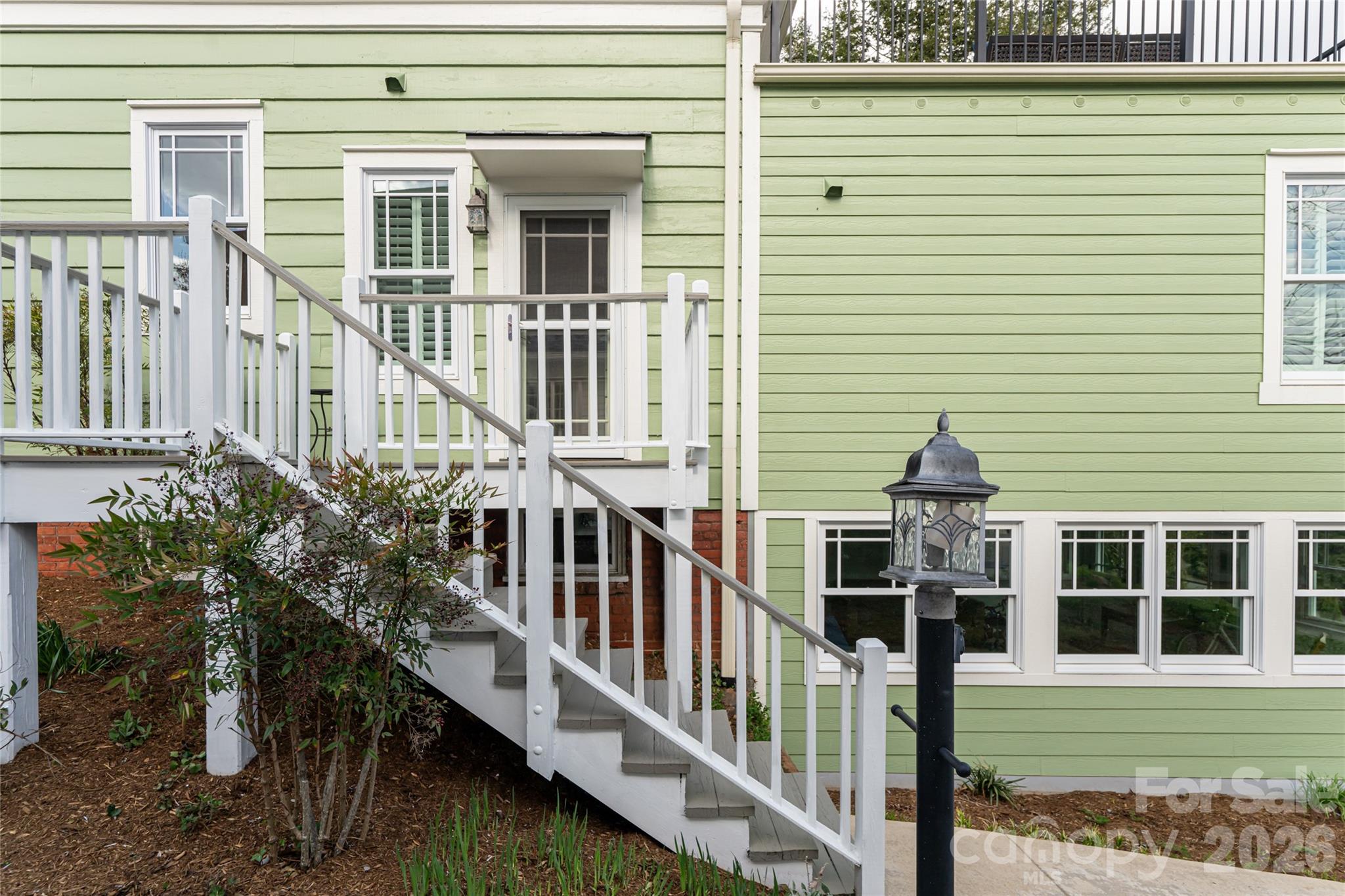 18 Edgemont Road — Asheville