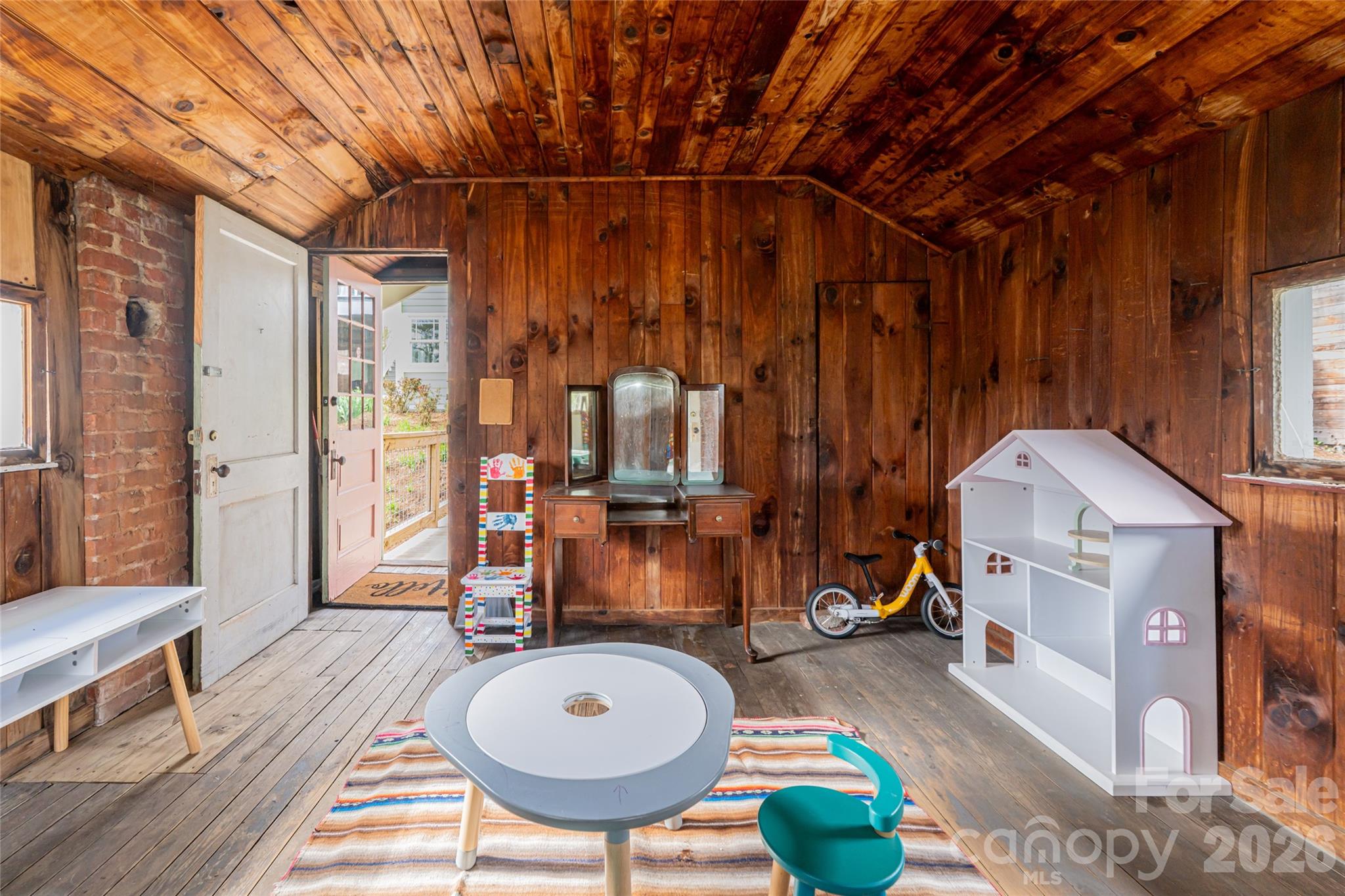 18 Edgemont Road — Asheville