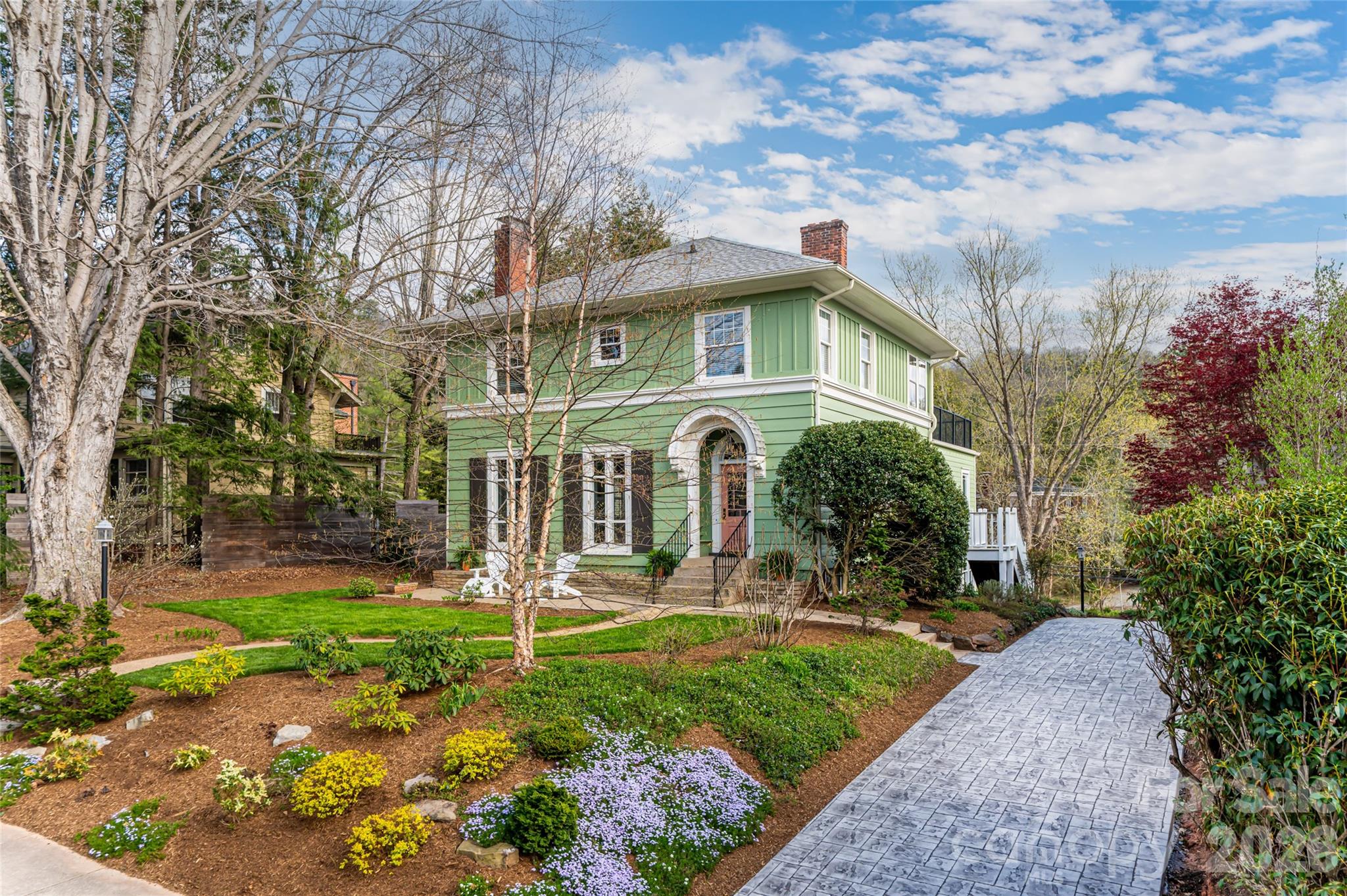 18 Edgemont Road — Asheville
