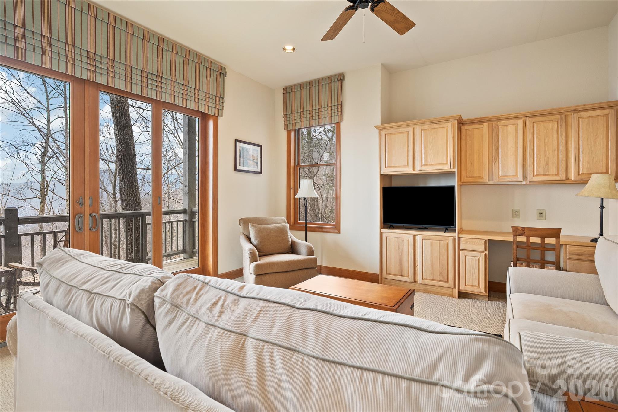 121 Stoney Falls Loop #E4 — Burnsville
