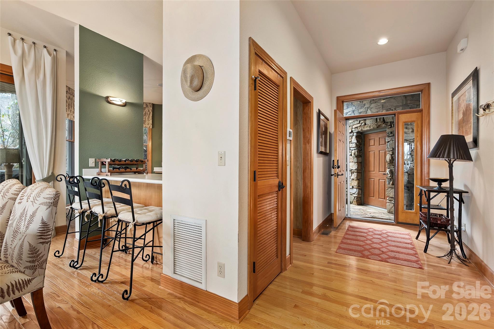 121 Stoney Falls Loop #E4 — Burnsville