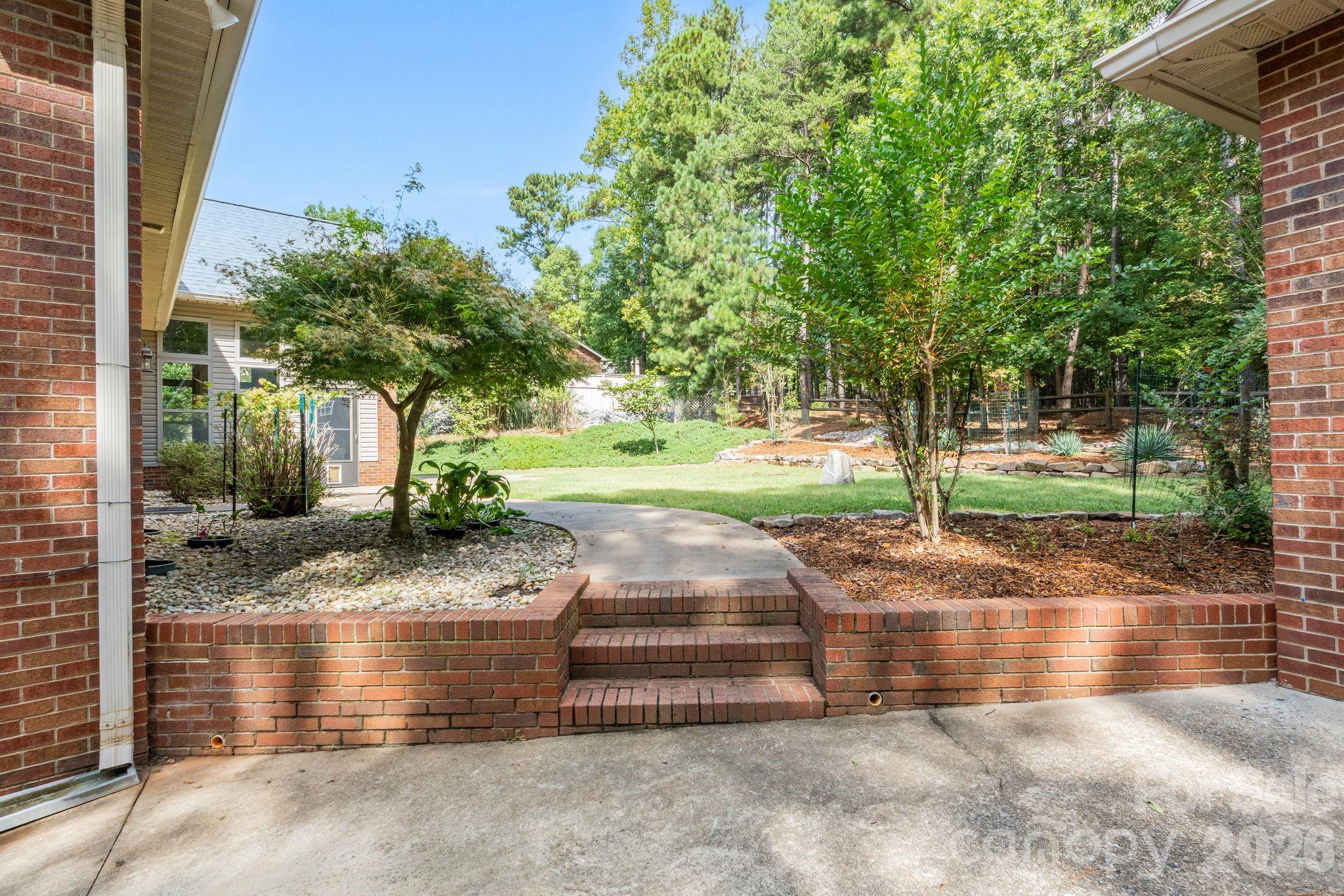 182 Broadview Circle — Mooresville