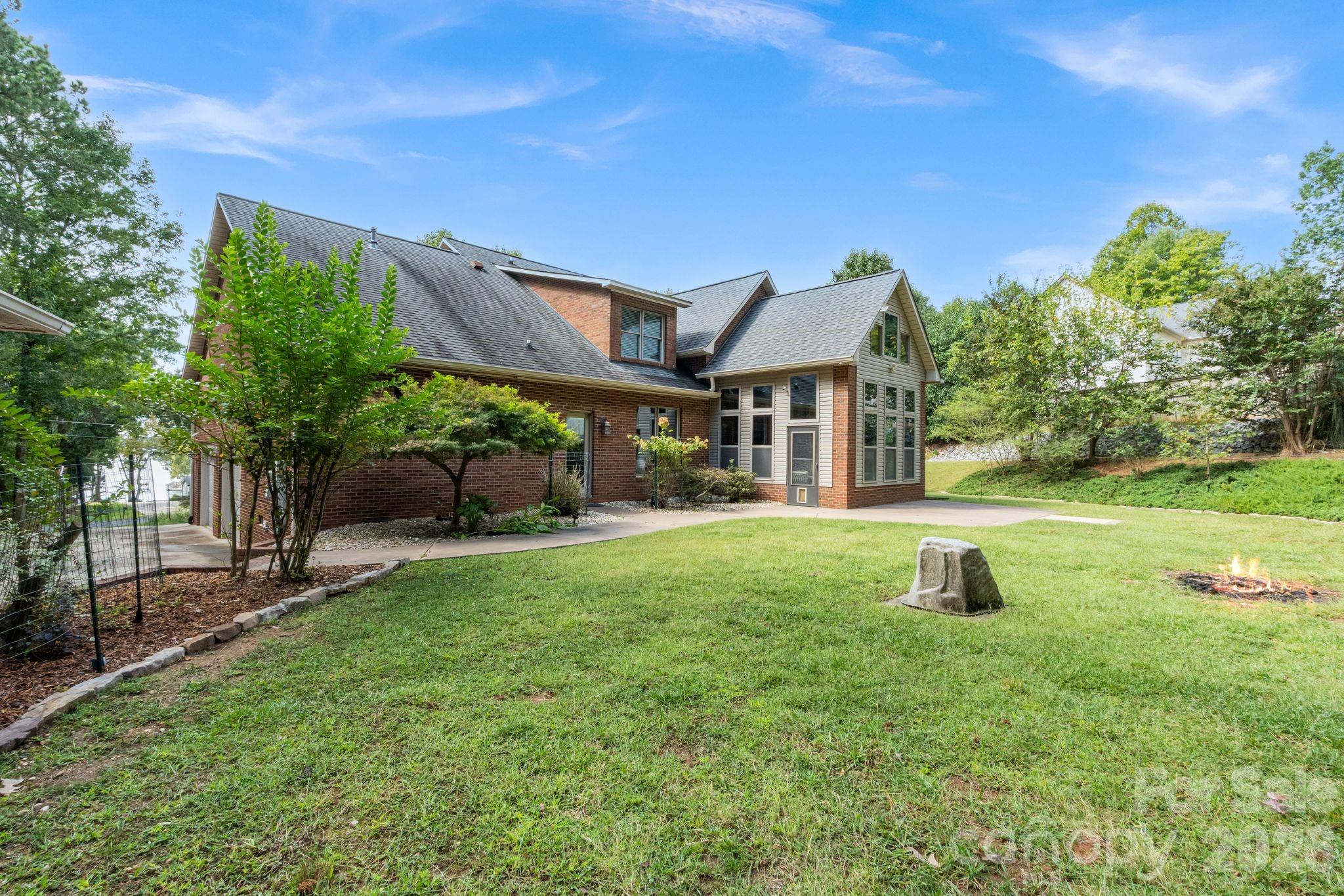 182 Broadview Circle — Mooresville