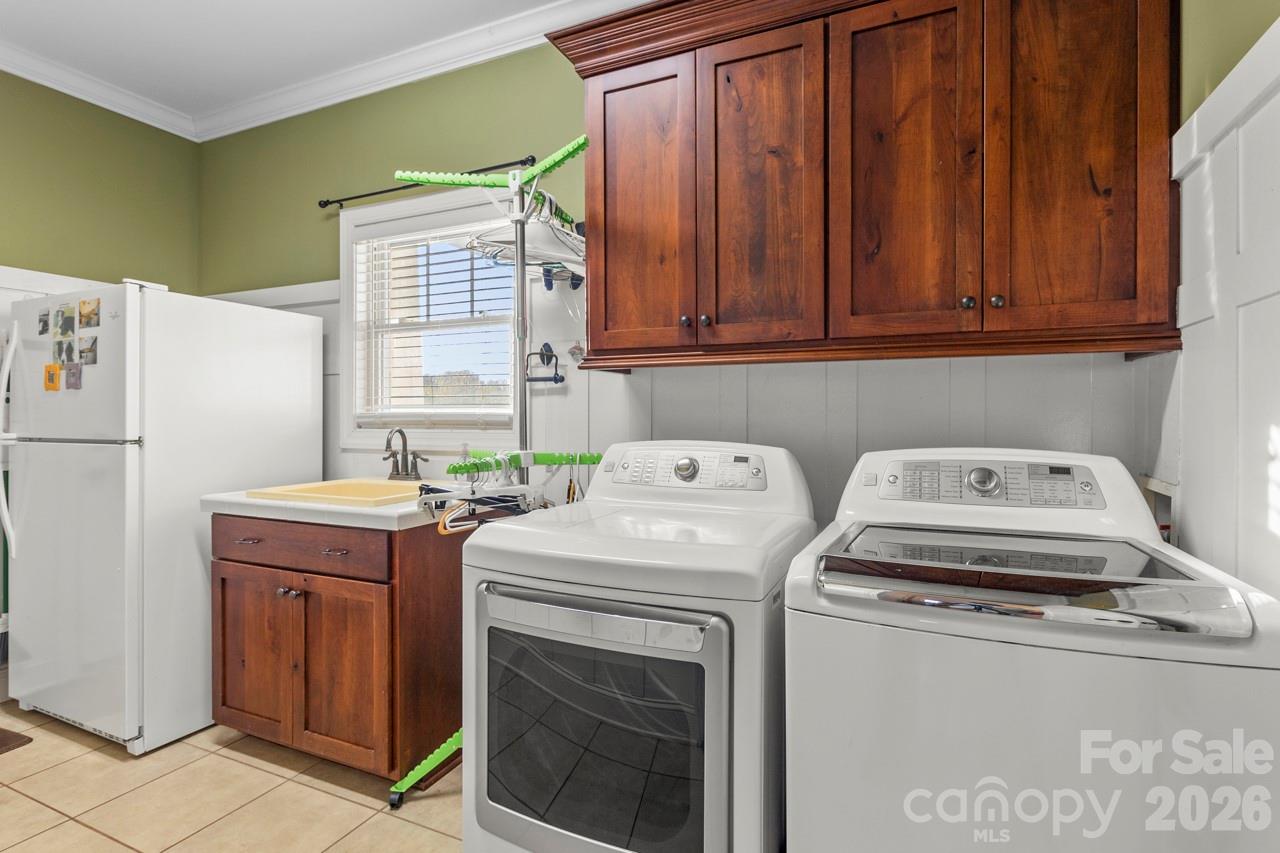 557 Luther Drive — Iron Station