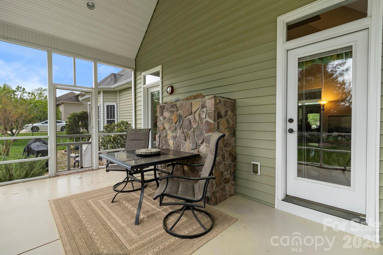 557 Luther Drive — Iron Station