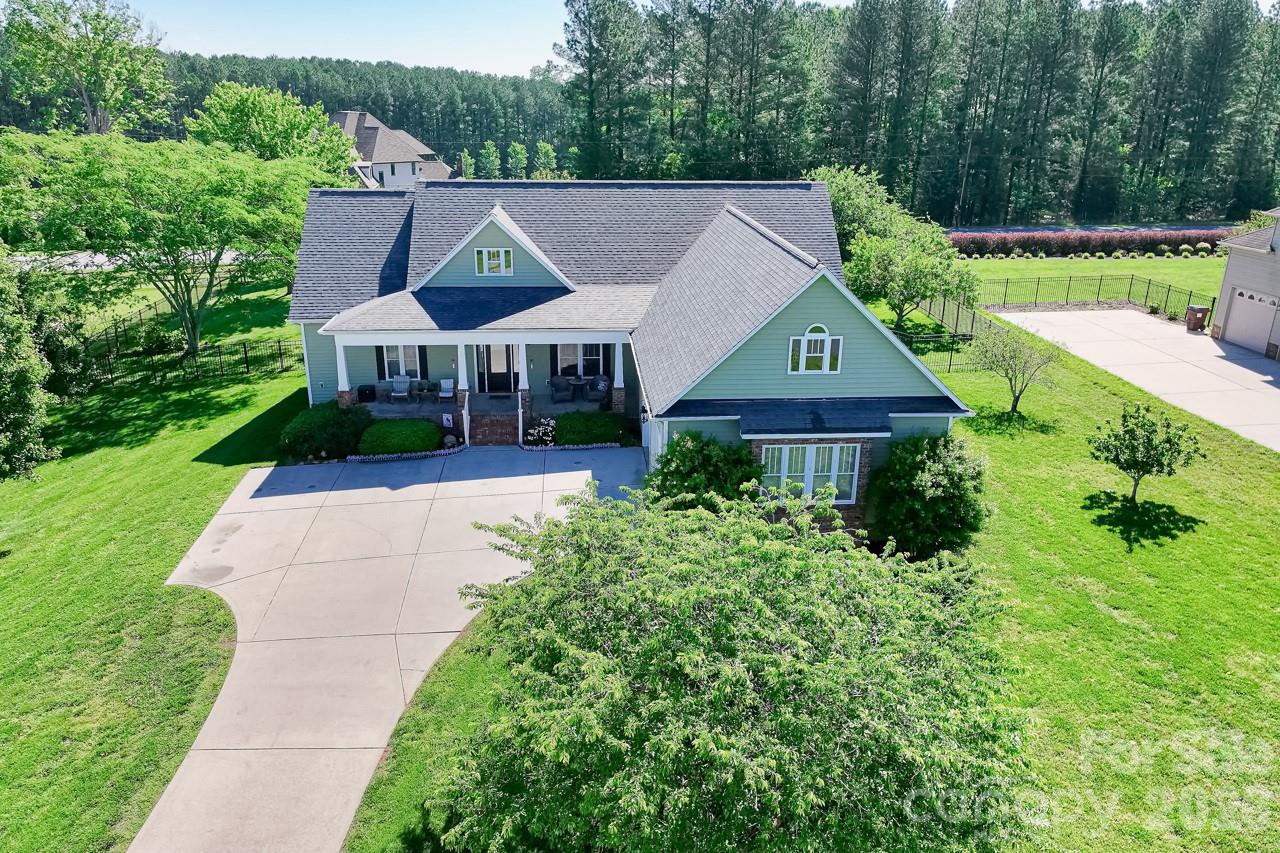 557 Luther Drive — Iron Station