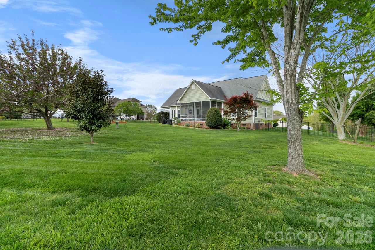 557 Luther Drive — Iron Station