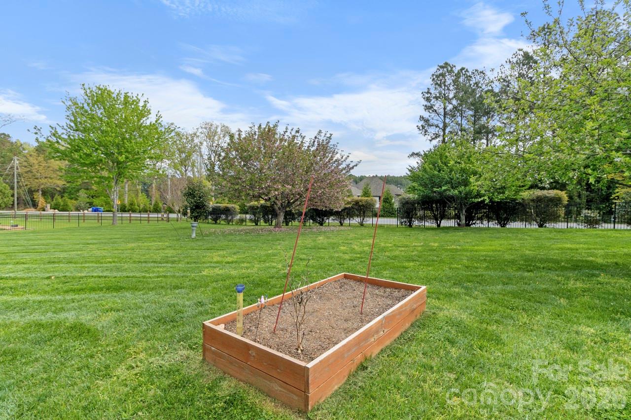 557 Luther Drive — Iron Station