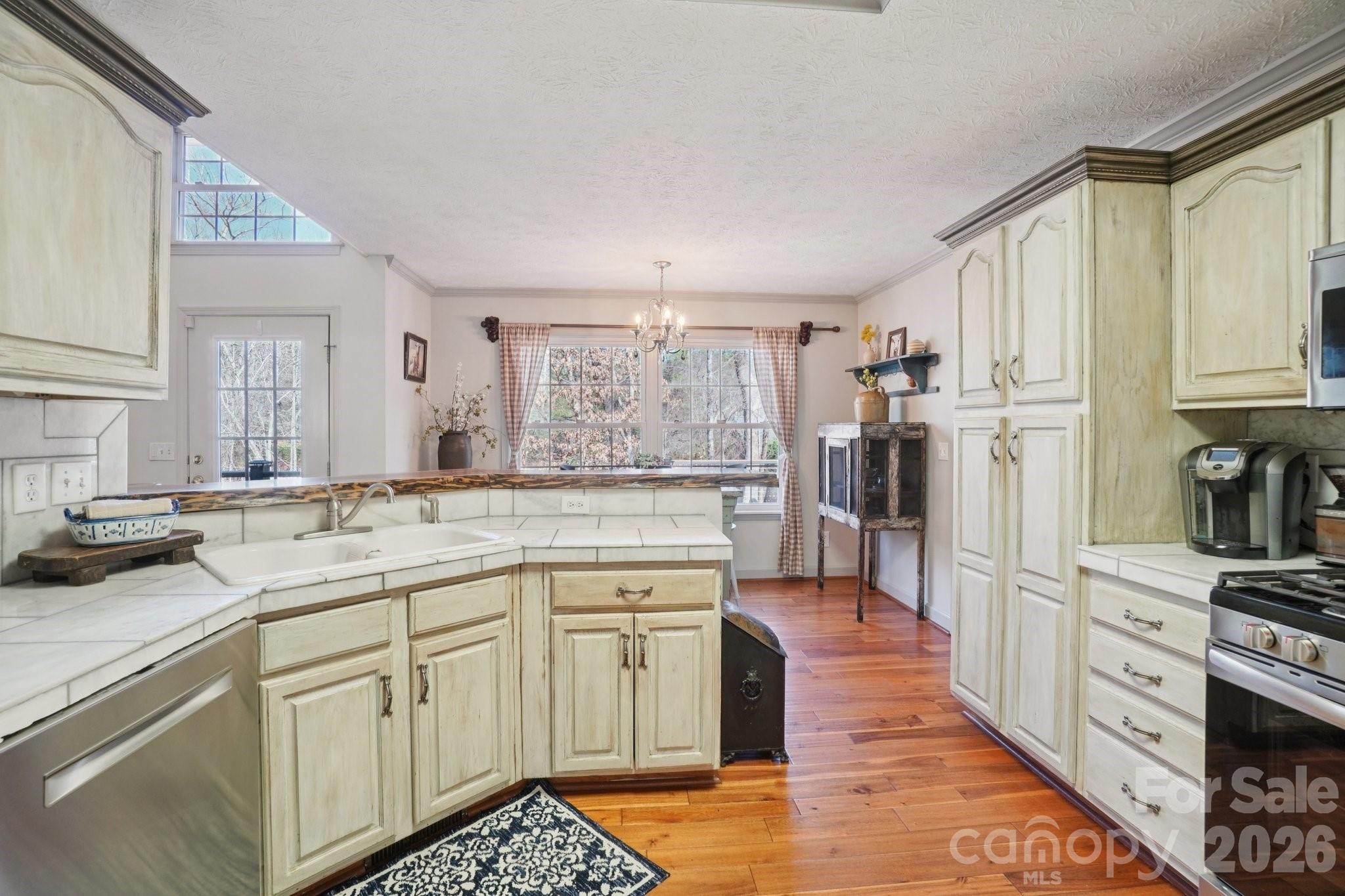 4005 Little River Road — Hendersonville