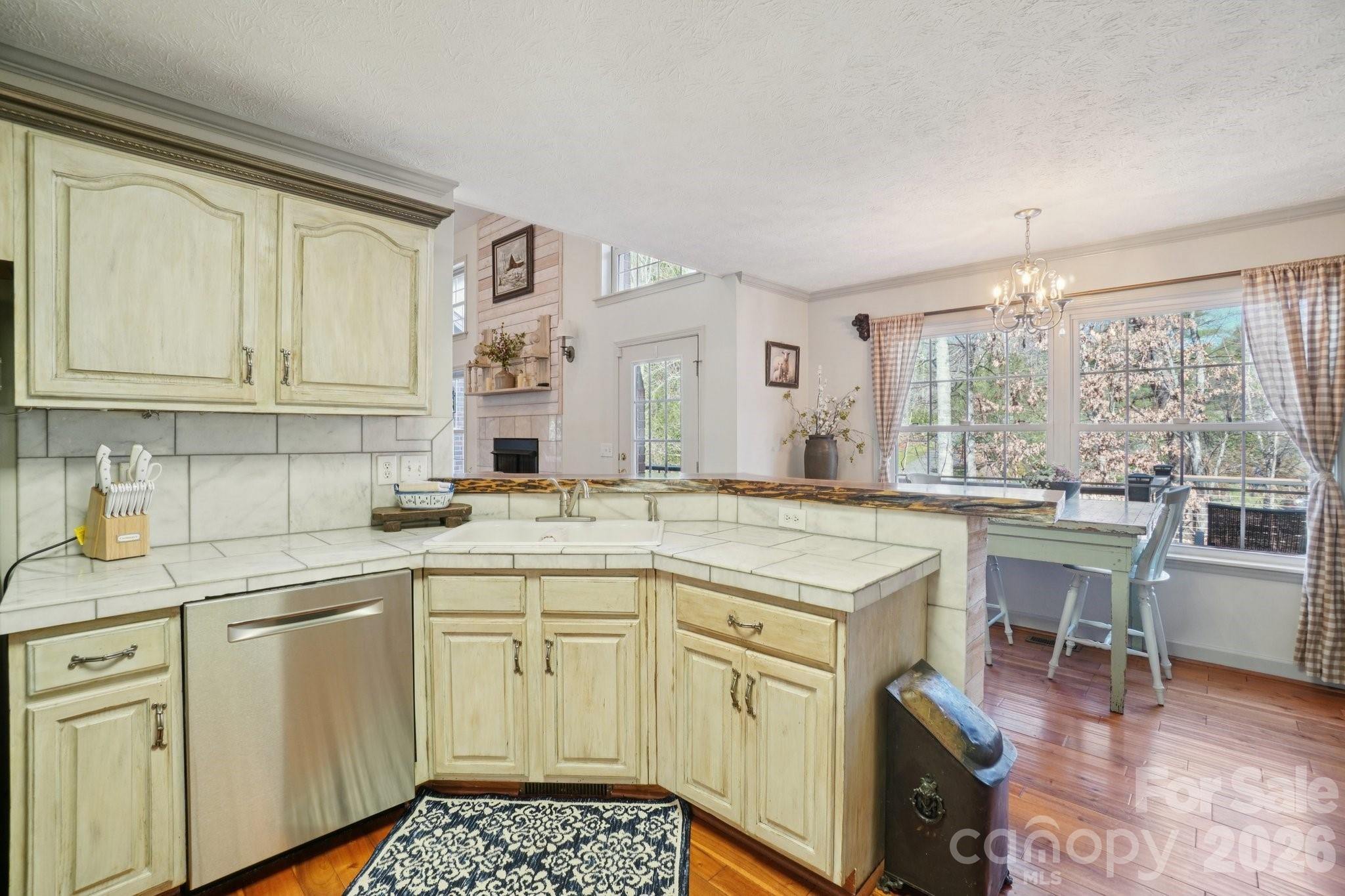 4005 Little River Road — Hendersonville