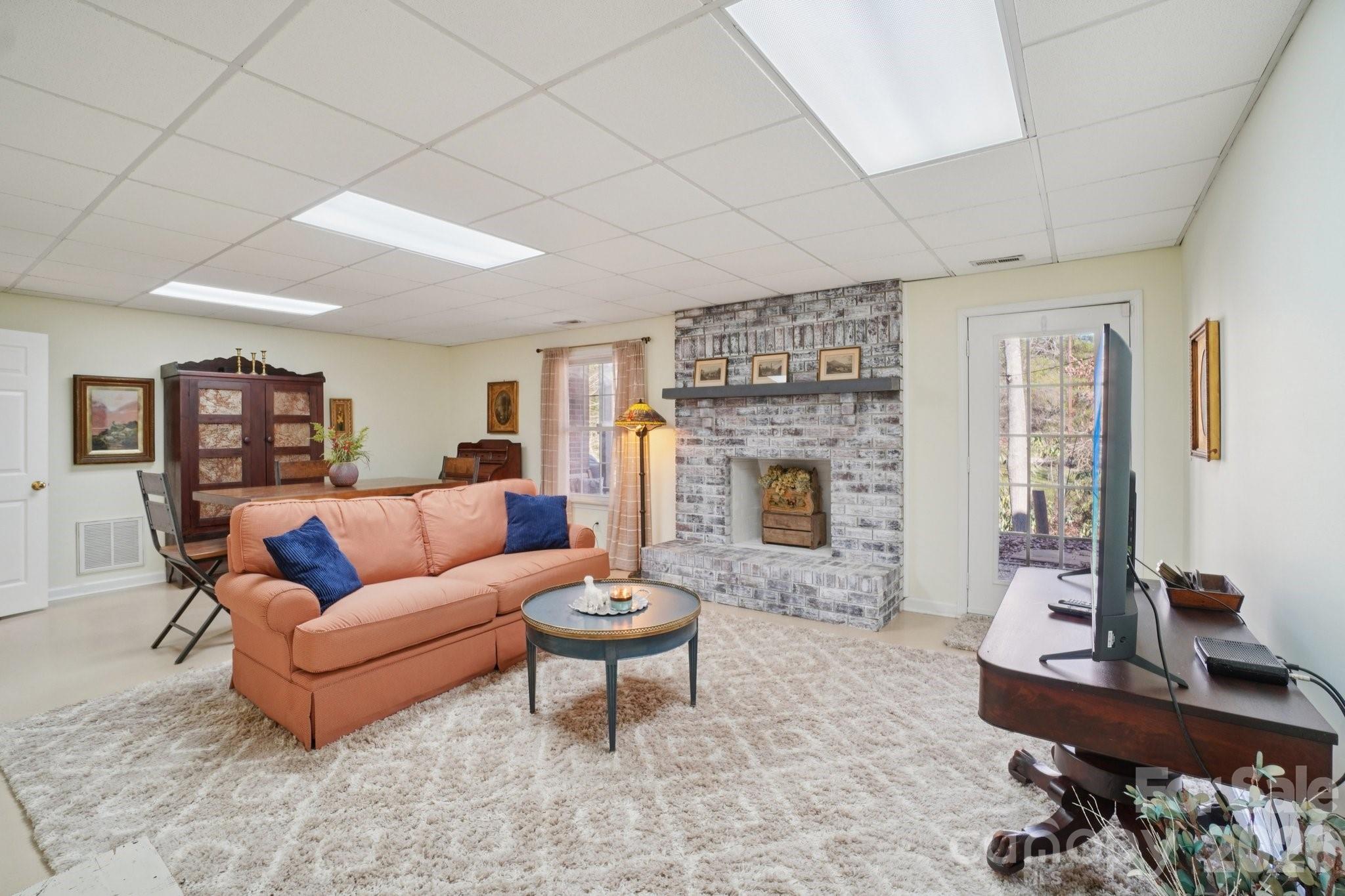 4005 Little River Road — Hendersonville
